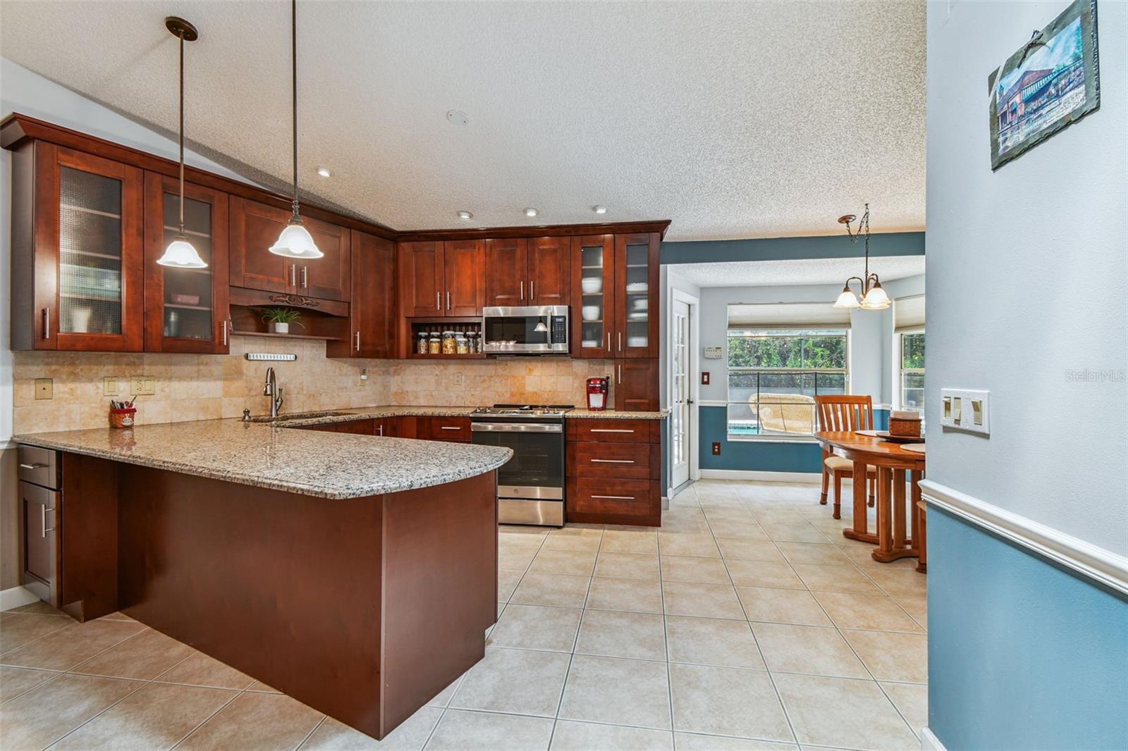 Image 18 of 90 For 6006 Redhawk Dr