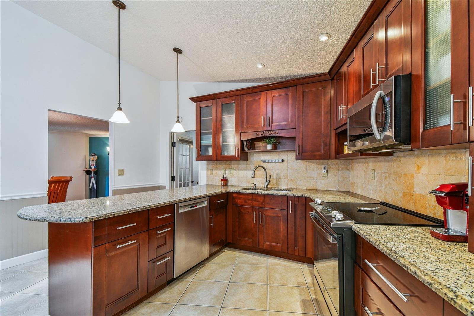 Image 20 of 90 For 6006 Redhawk Dr