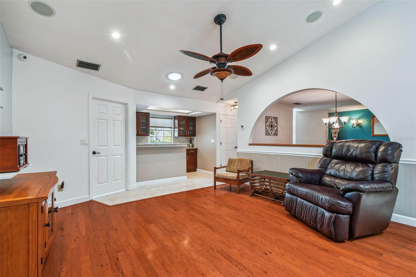 Image 29 of 90 For 6006 Redhawk Dr