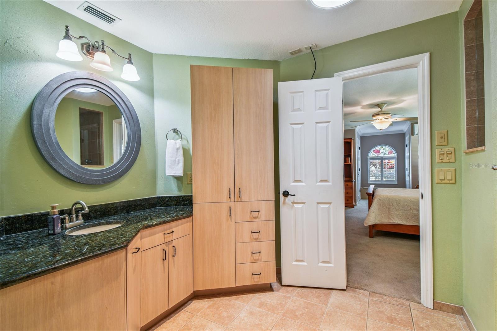 Image 40 of 90 For 6006 Redhawk Dr