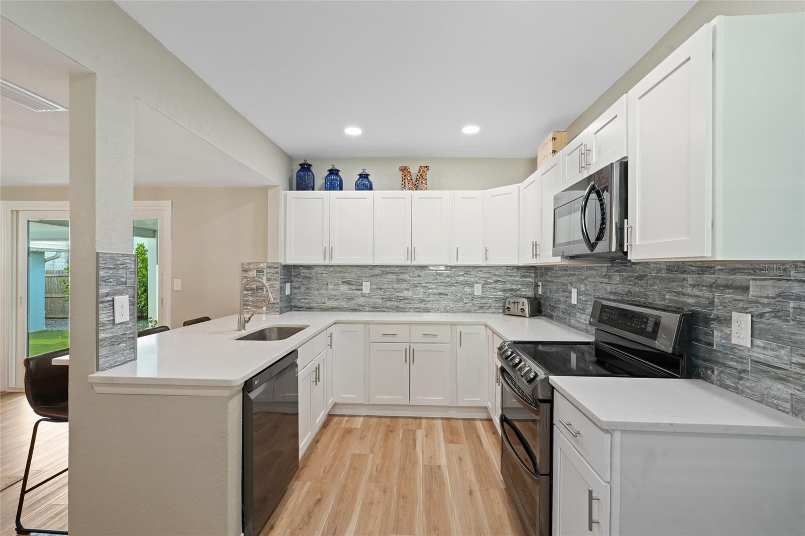 Image 2 of 36 For 1705 29th Avenue N
