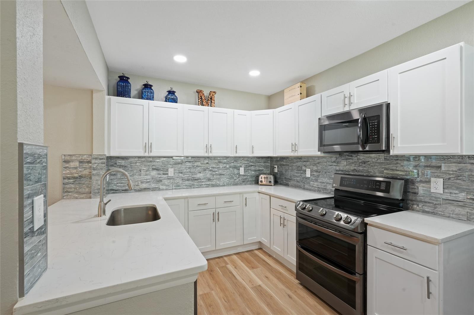 Image 9 of 36 For 1705 29th Avenue N
