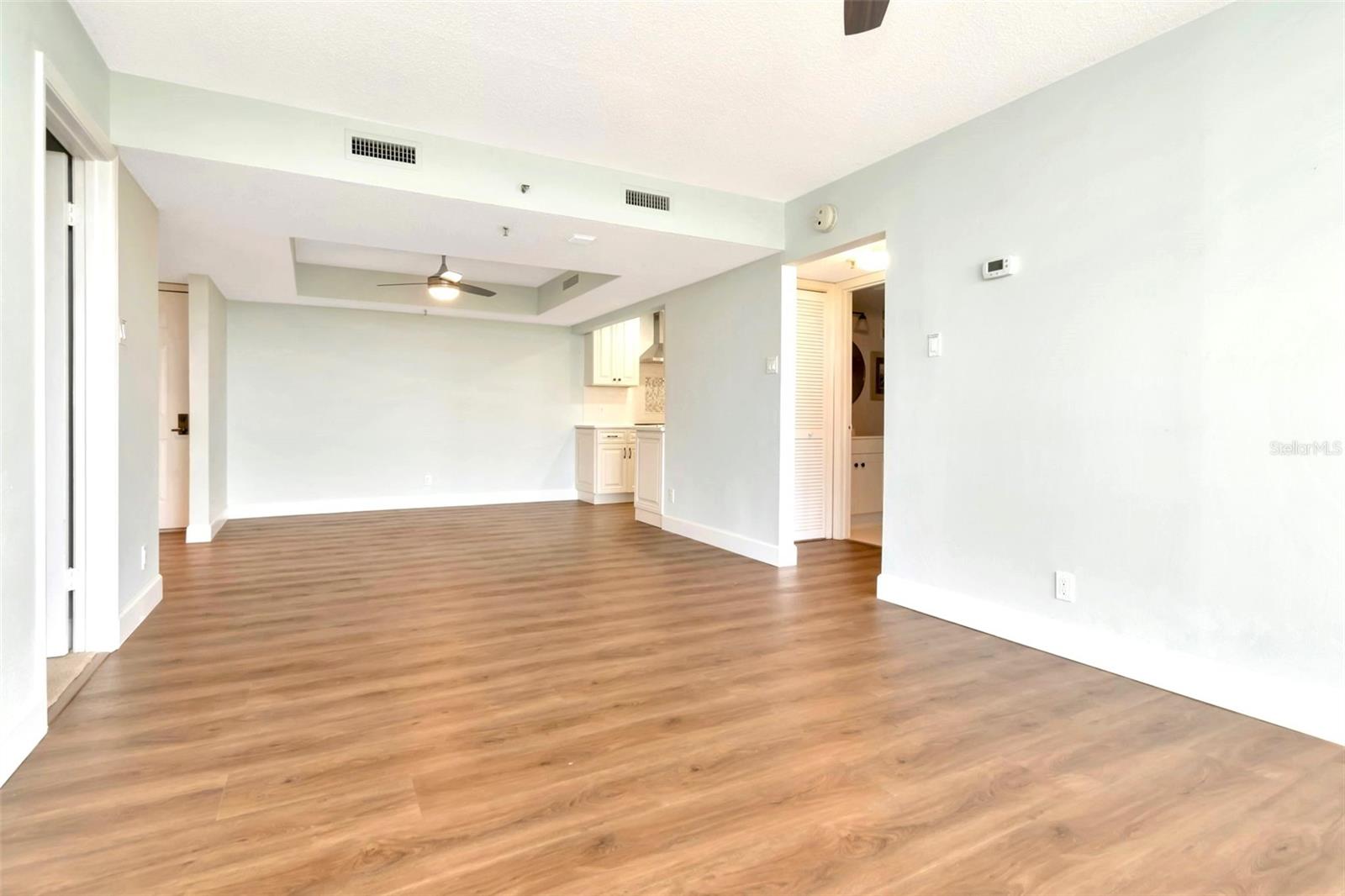 Image 10 of 33 For 3211 Swann Avenue 806