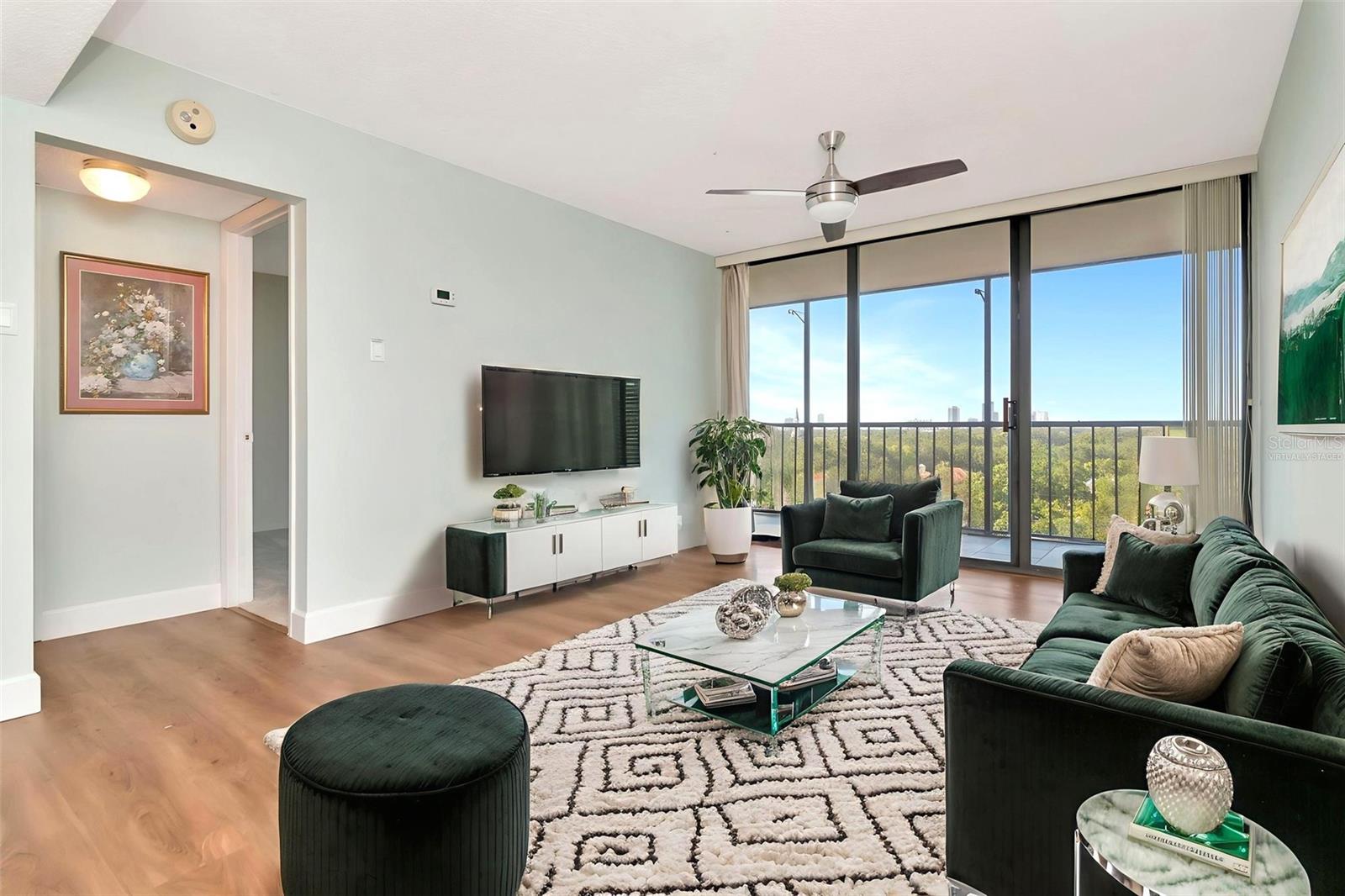 Image 9 of 33 For 3211 Swann Avenue 806