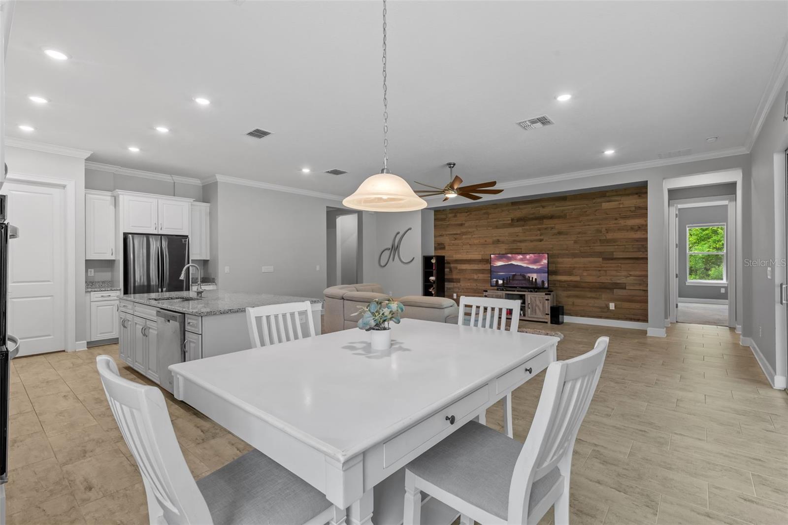 Listing photo id 8 for 17804 Waterway Creek Drive
