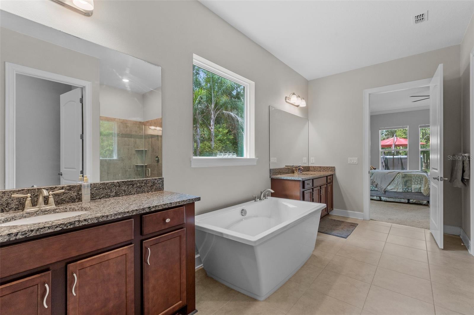 Listing photo id 9 for 17804 Waterway Creek Drive