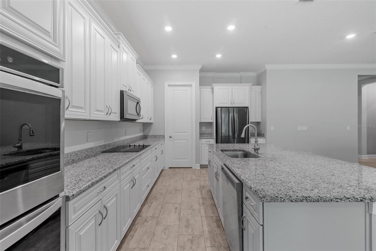 Listing photo id 14 for 17804 Waterway Creek Drive