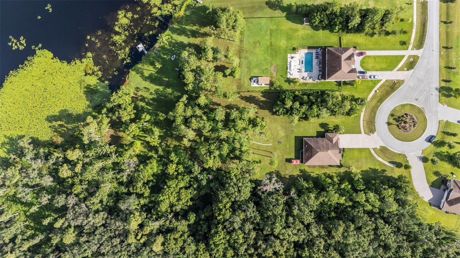 Listing photo id 0 for 17804 Waterway Creek Drive