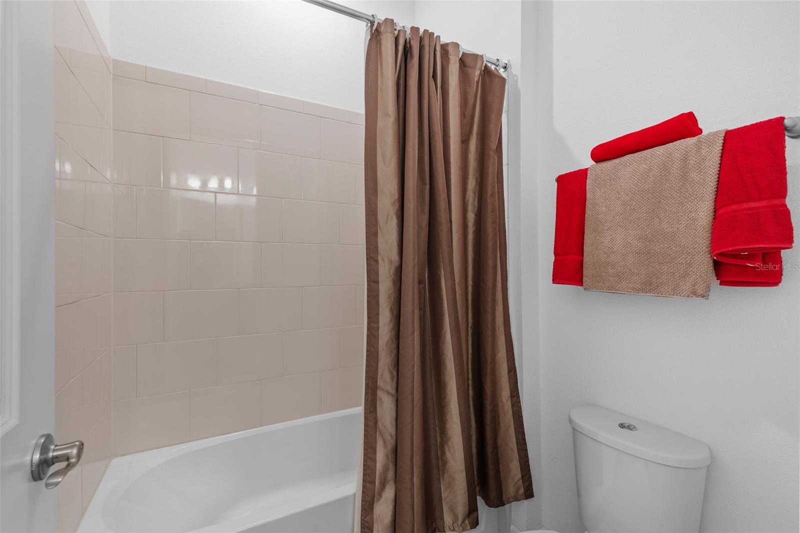 Listing photo id 23 for 17804 Waterway Creek Drive