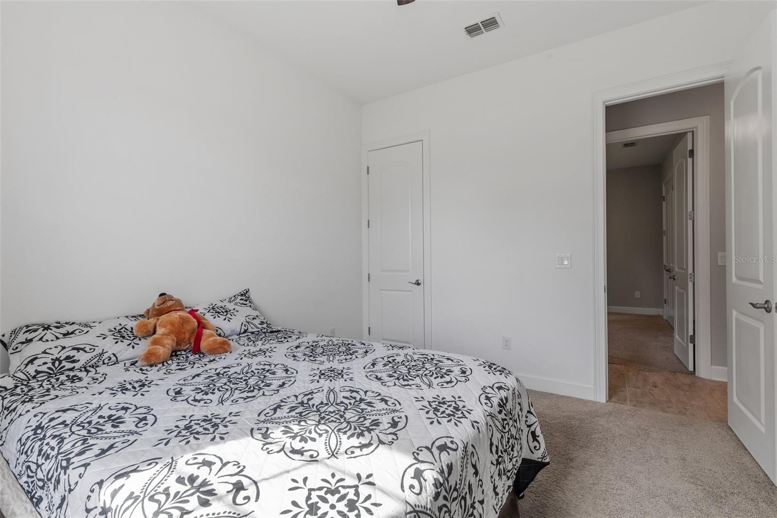 Listing photo id 25 for 17804 Waterway Creek Drive