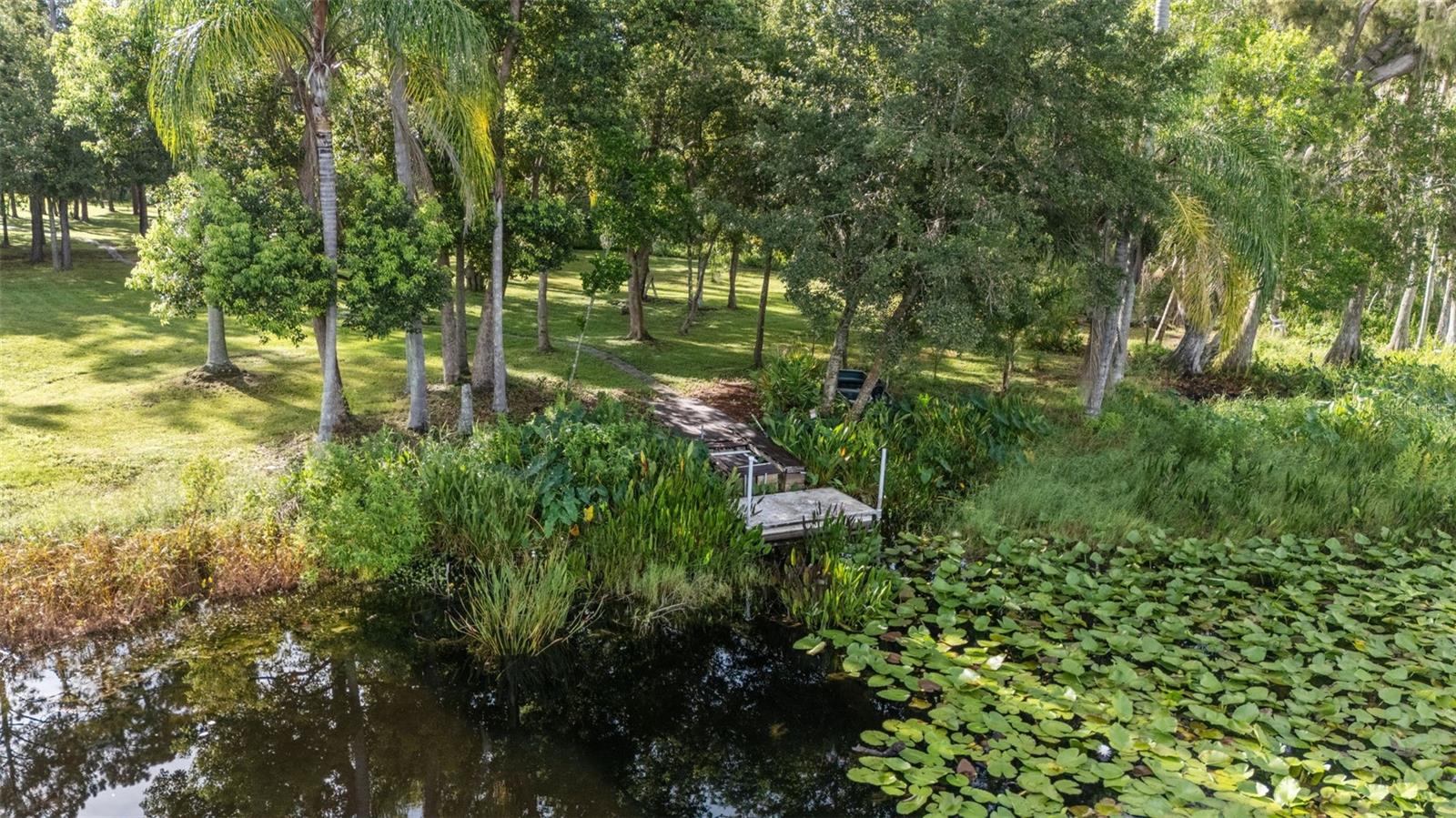 Listing photo id 3 for 17804 Waterway Creek Drive