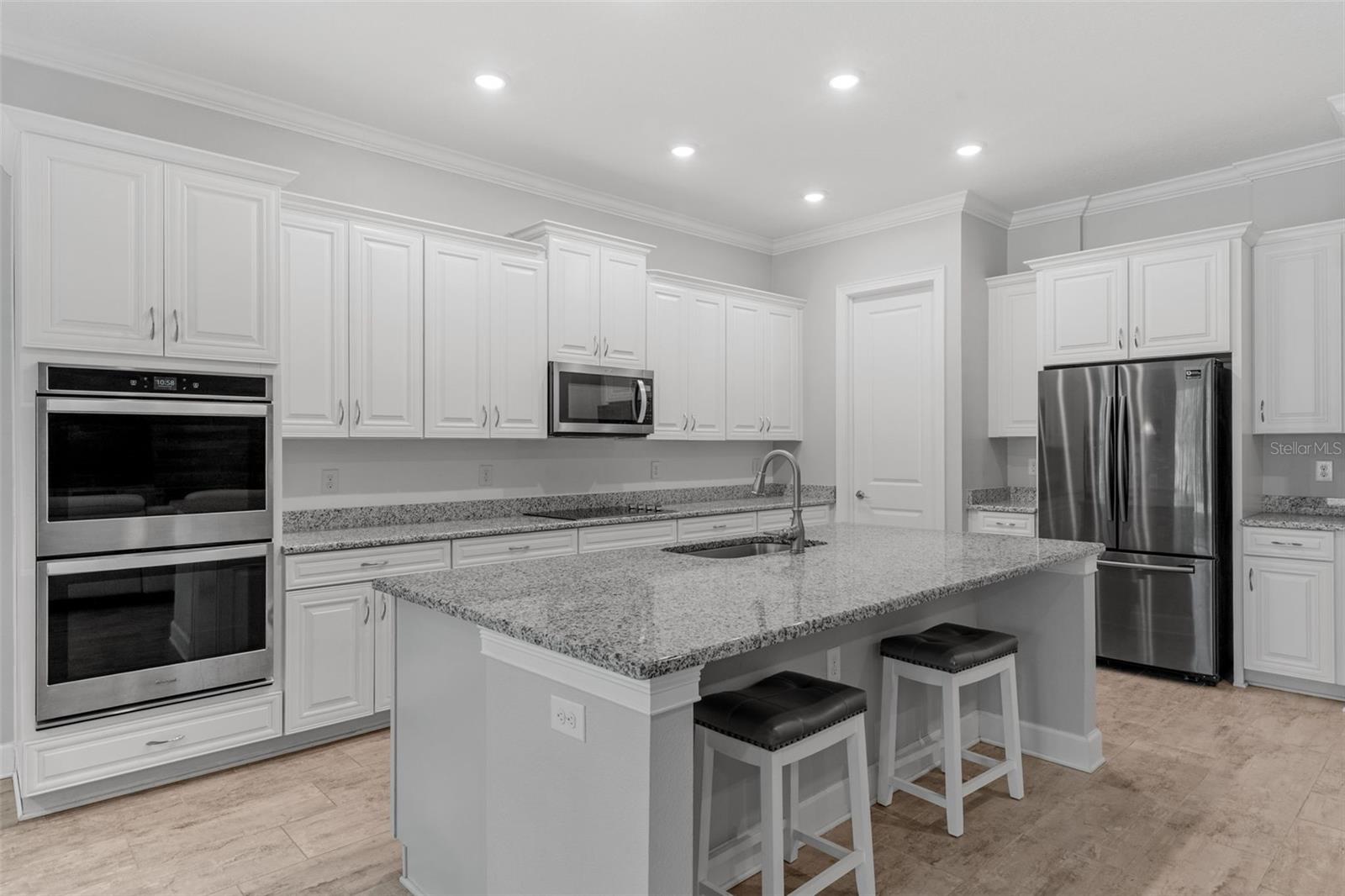 Listing photo id 6 for 17804 Waterway Creek Drive