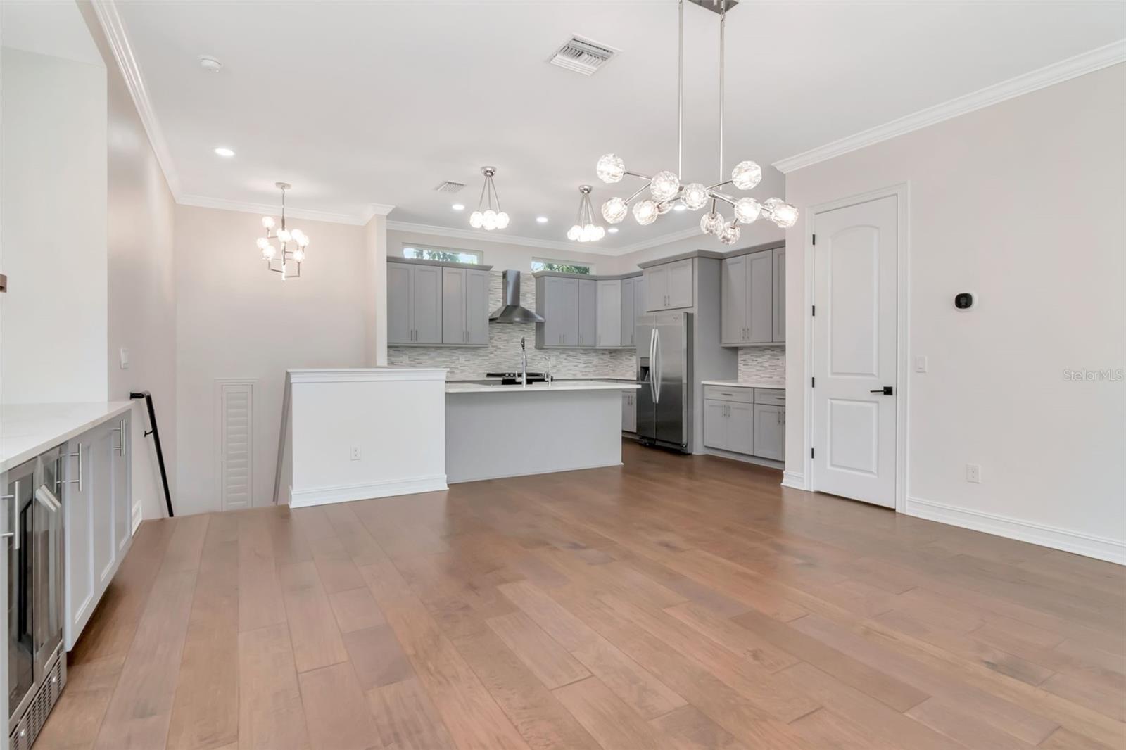 Image 13 of 46 For 3505 Macdill Avenue 6