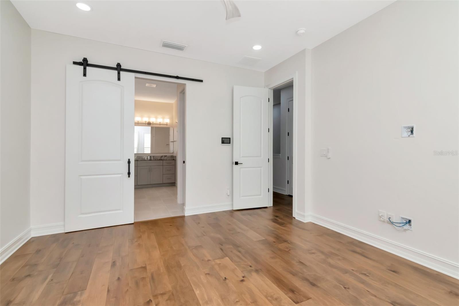 Image 23 of 46 For 3505 Macdill Avenue 6
