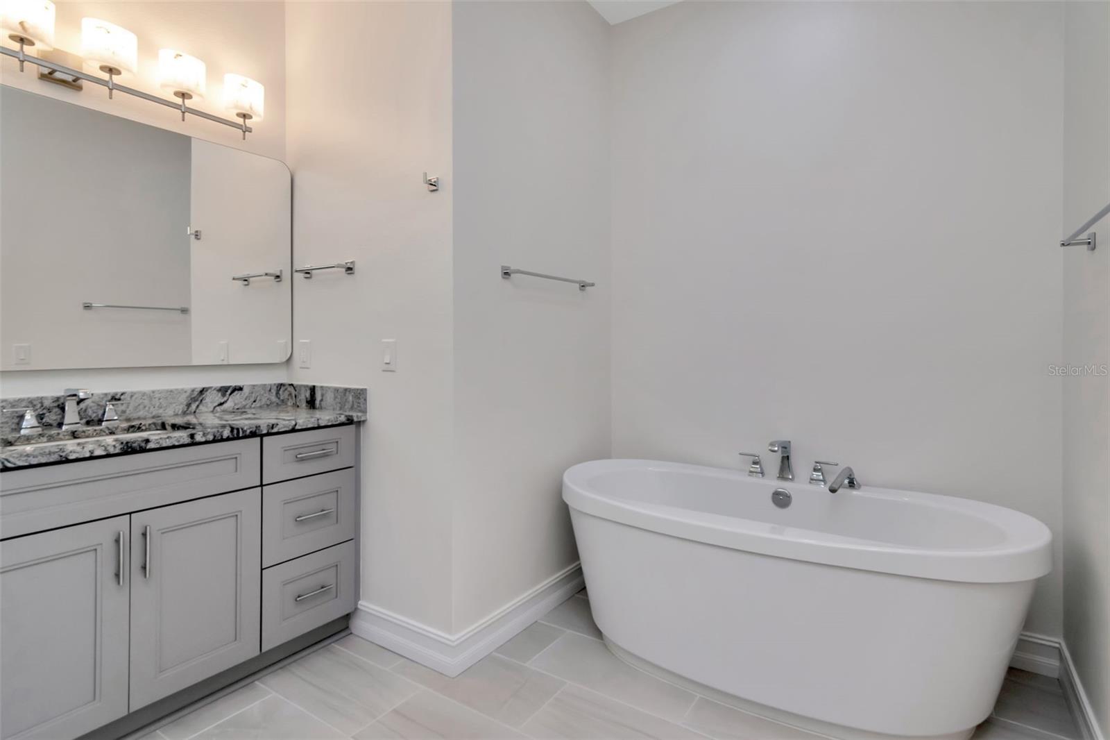 Image 26 of 46 For 3505 Macdill Avenue 6