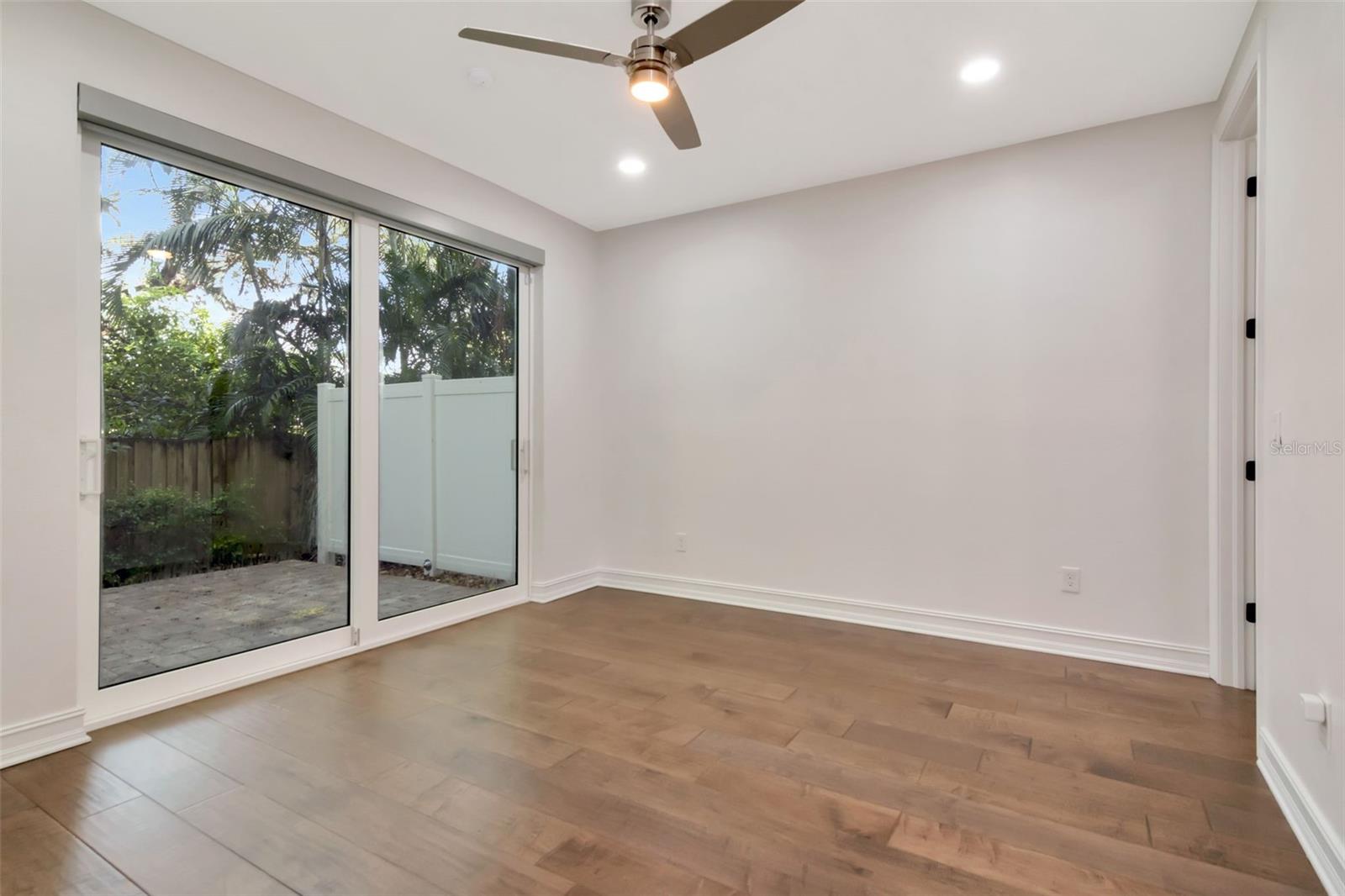 Image 32 of 46 For 3505 Macdill Avenue 6