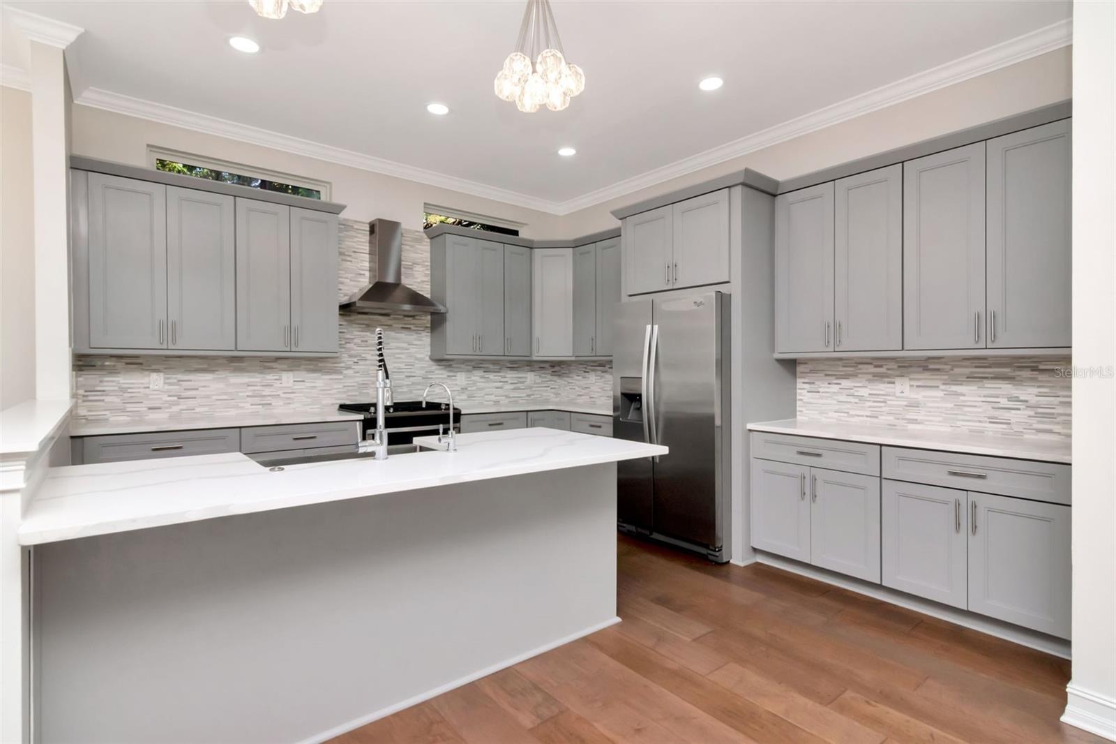 Image 5 of 46 For 3505 Macdill Avenue 6