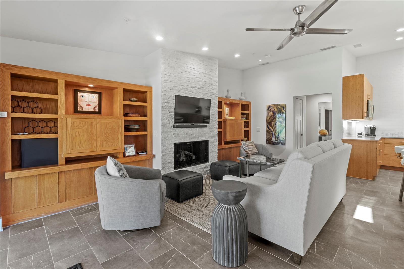 Image 17 of 64 For 2377 Harbour Oaks Drive