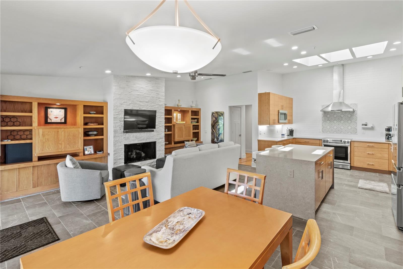 Image 21 of 64 For 2377 Harbour Oaks Drive