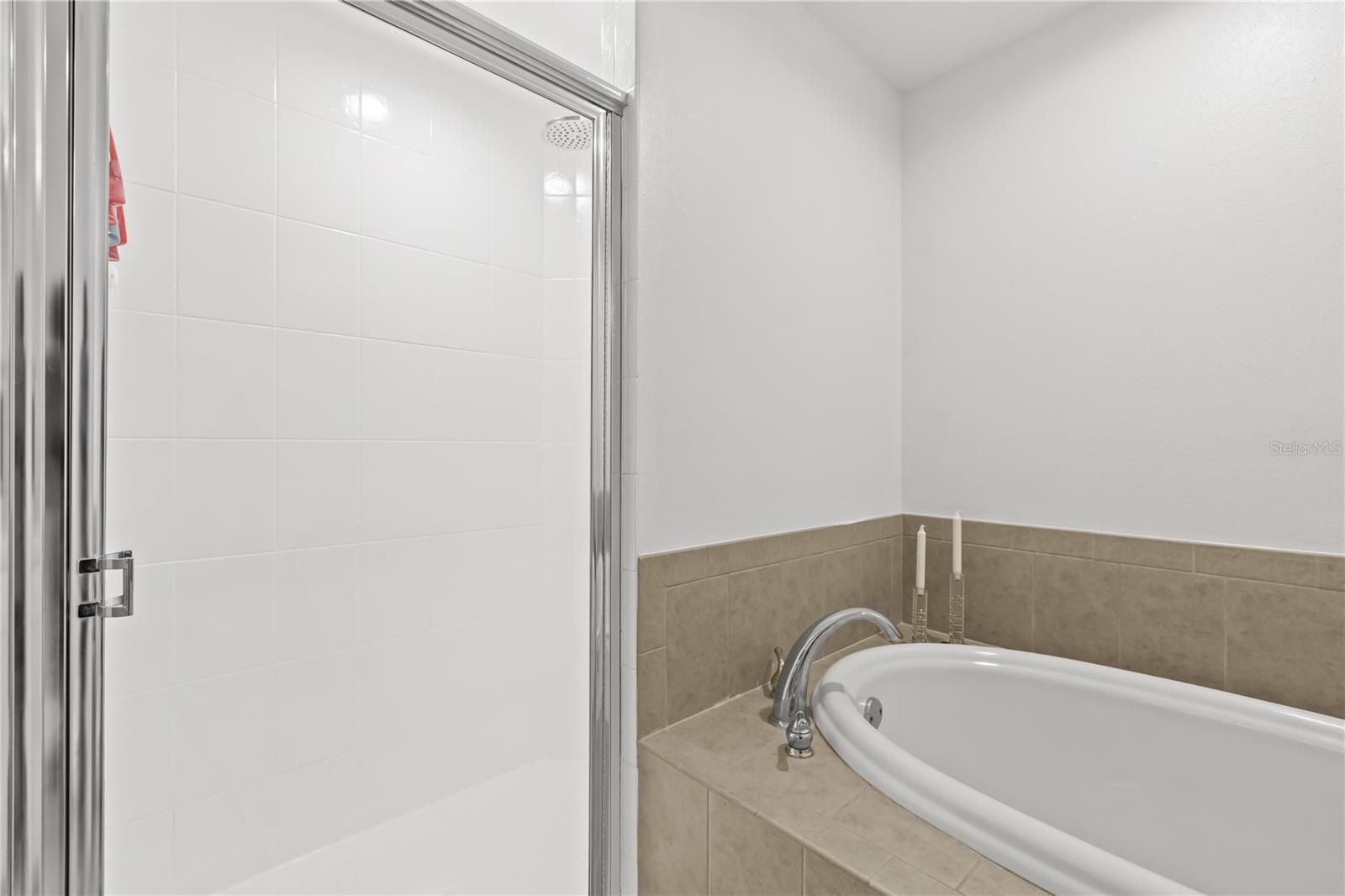 Image 14 of 25 For 2652 Tottenham Drive