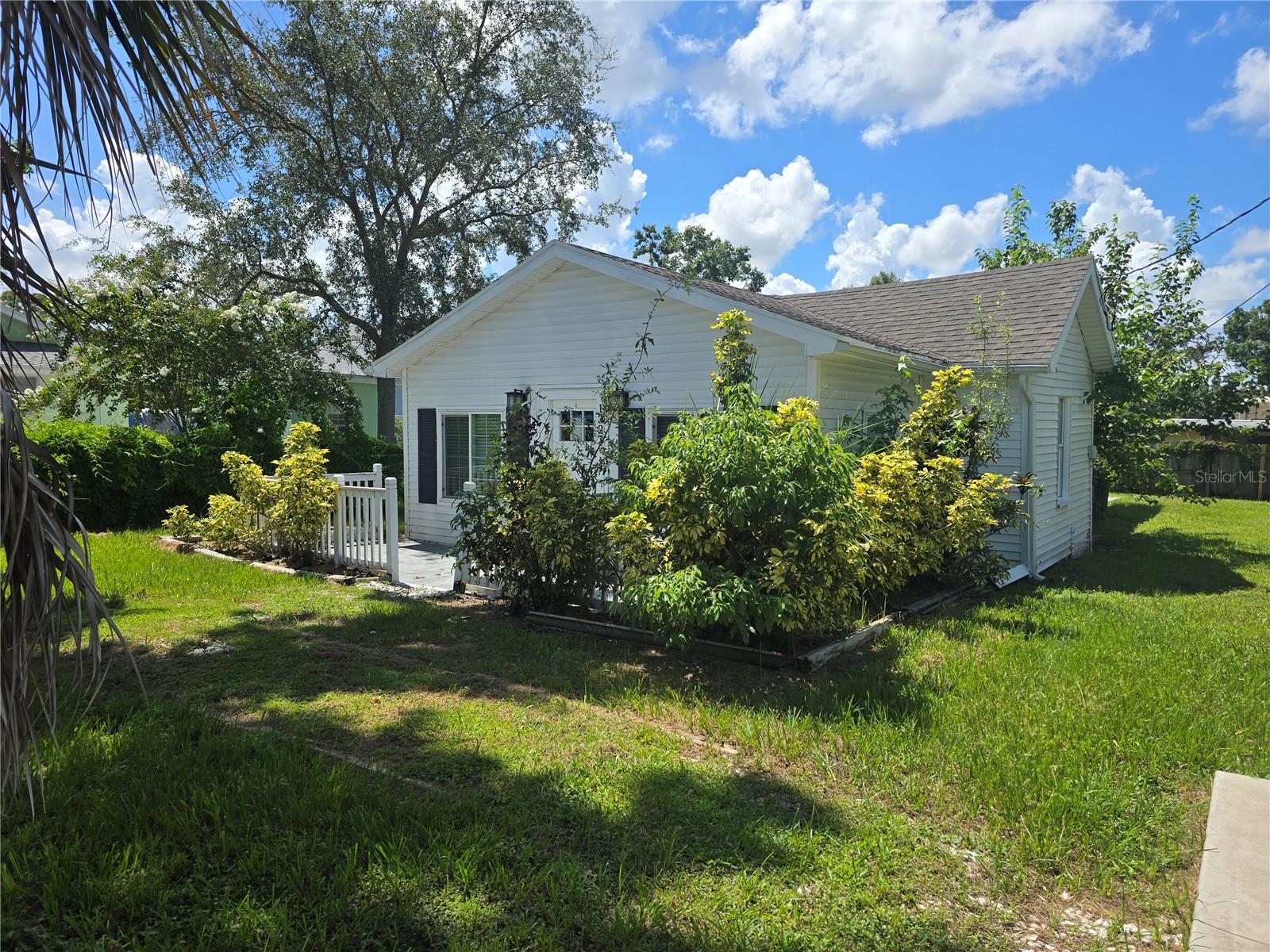 Image 4 of 27 For 1327 Georgia Avenue