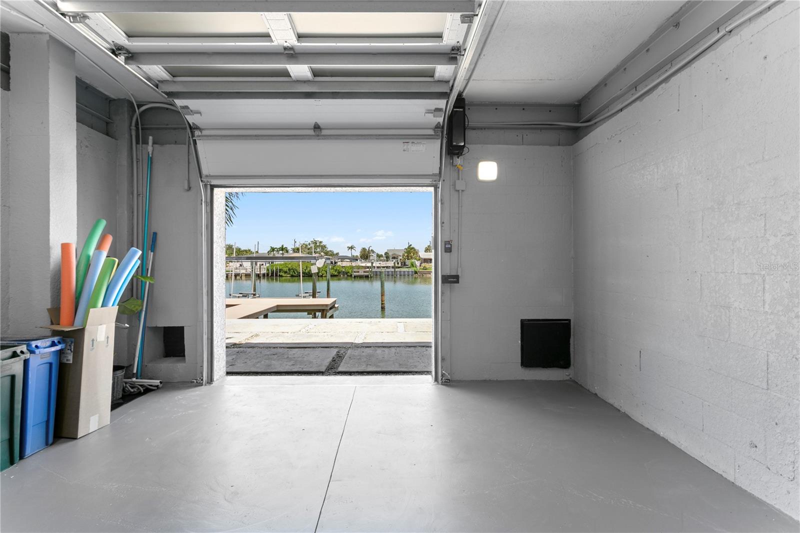 Listing photo id 53 for 7949 2nd Avenue S