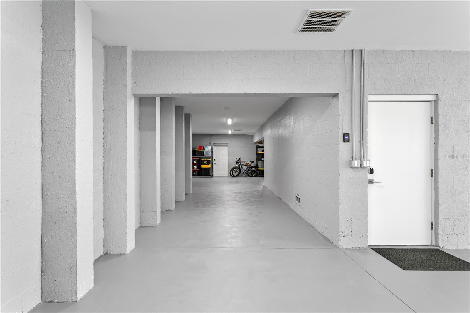 Listing photo id 55 for 7949 2nd Avenue S