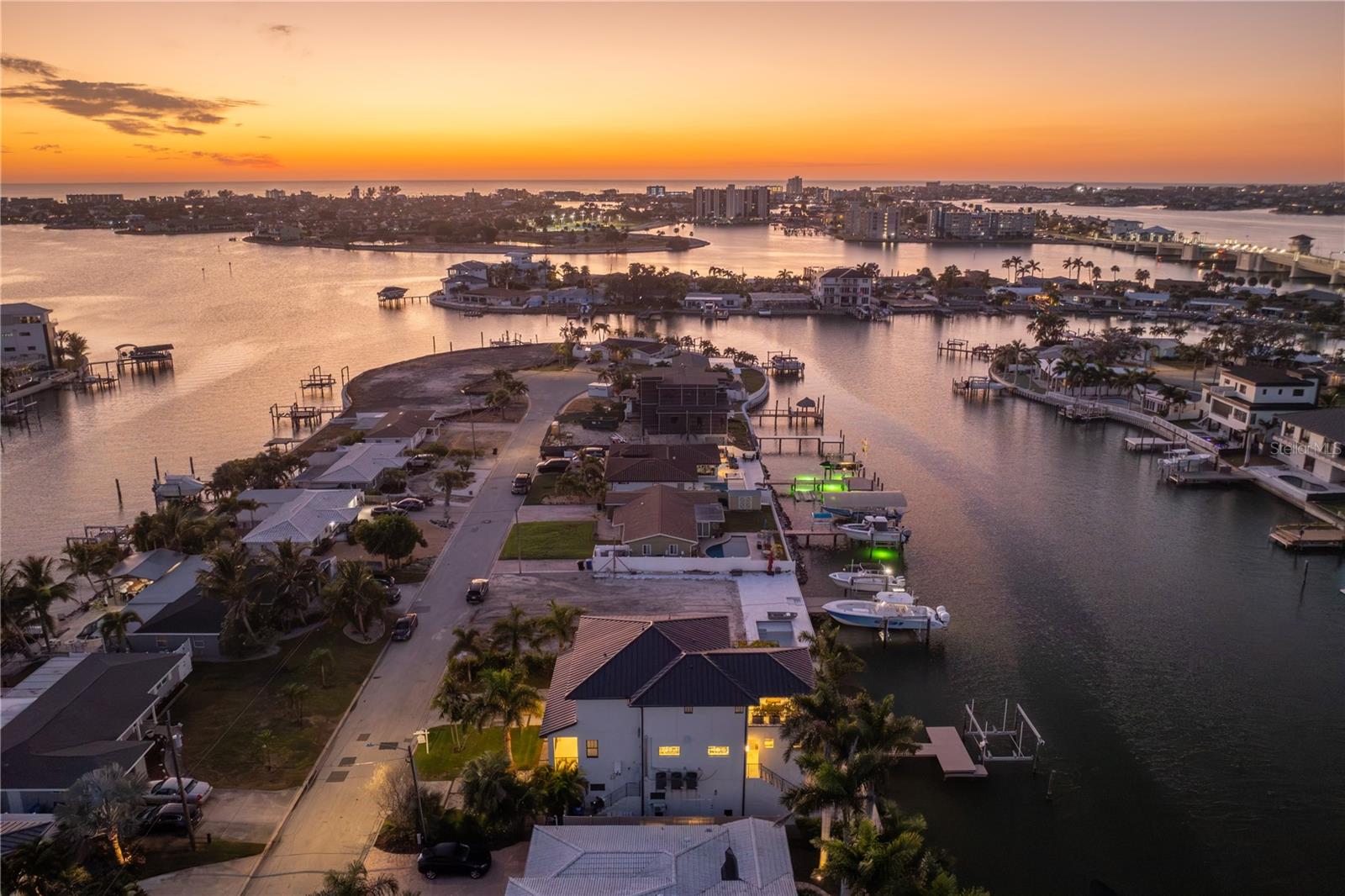 Listing photo id 59 for 7949 2nd Avenue S