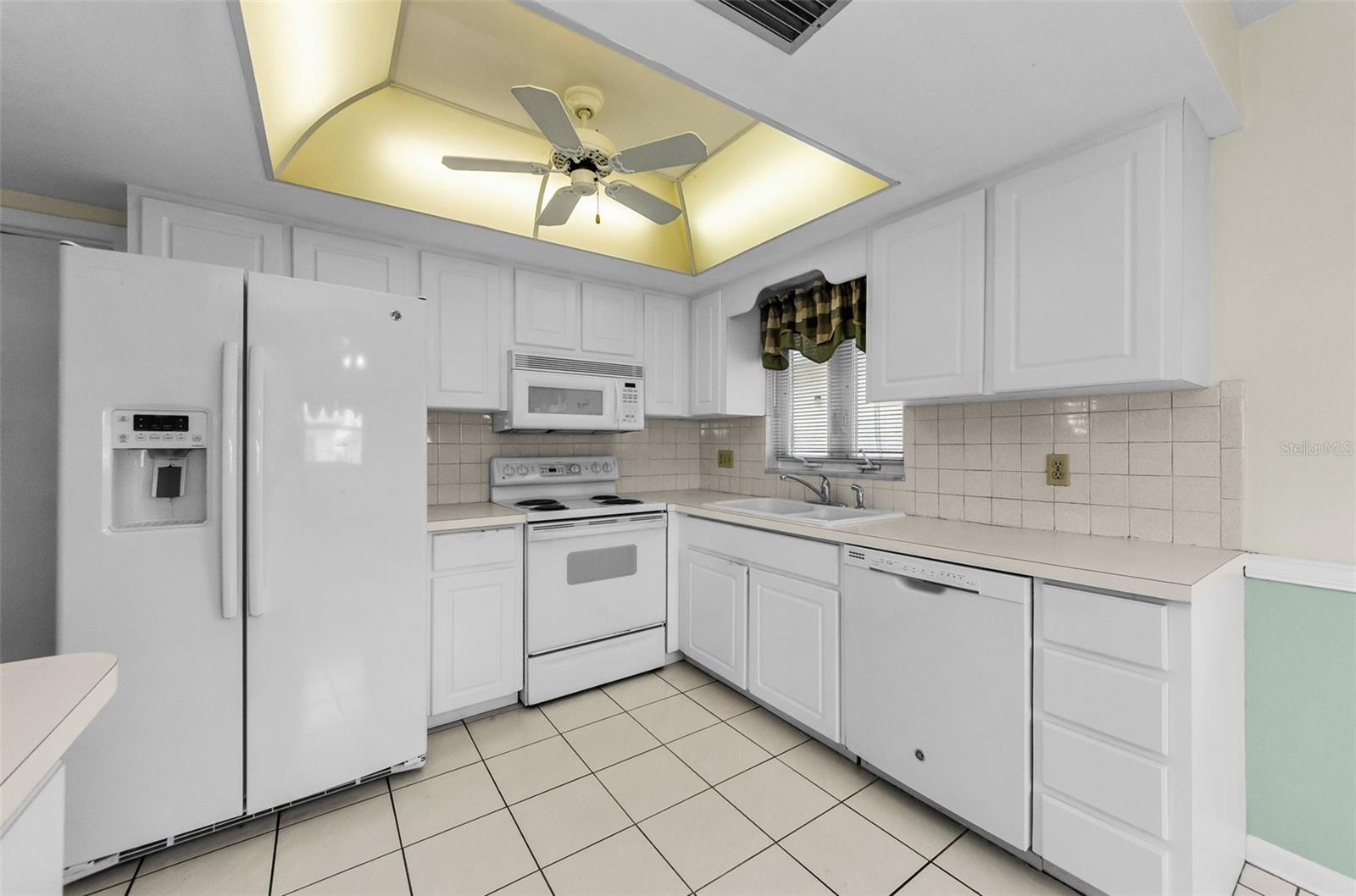 Image 10 of 61 For 5461 Palm Crest Court N 5461