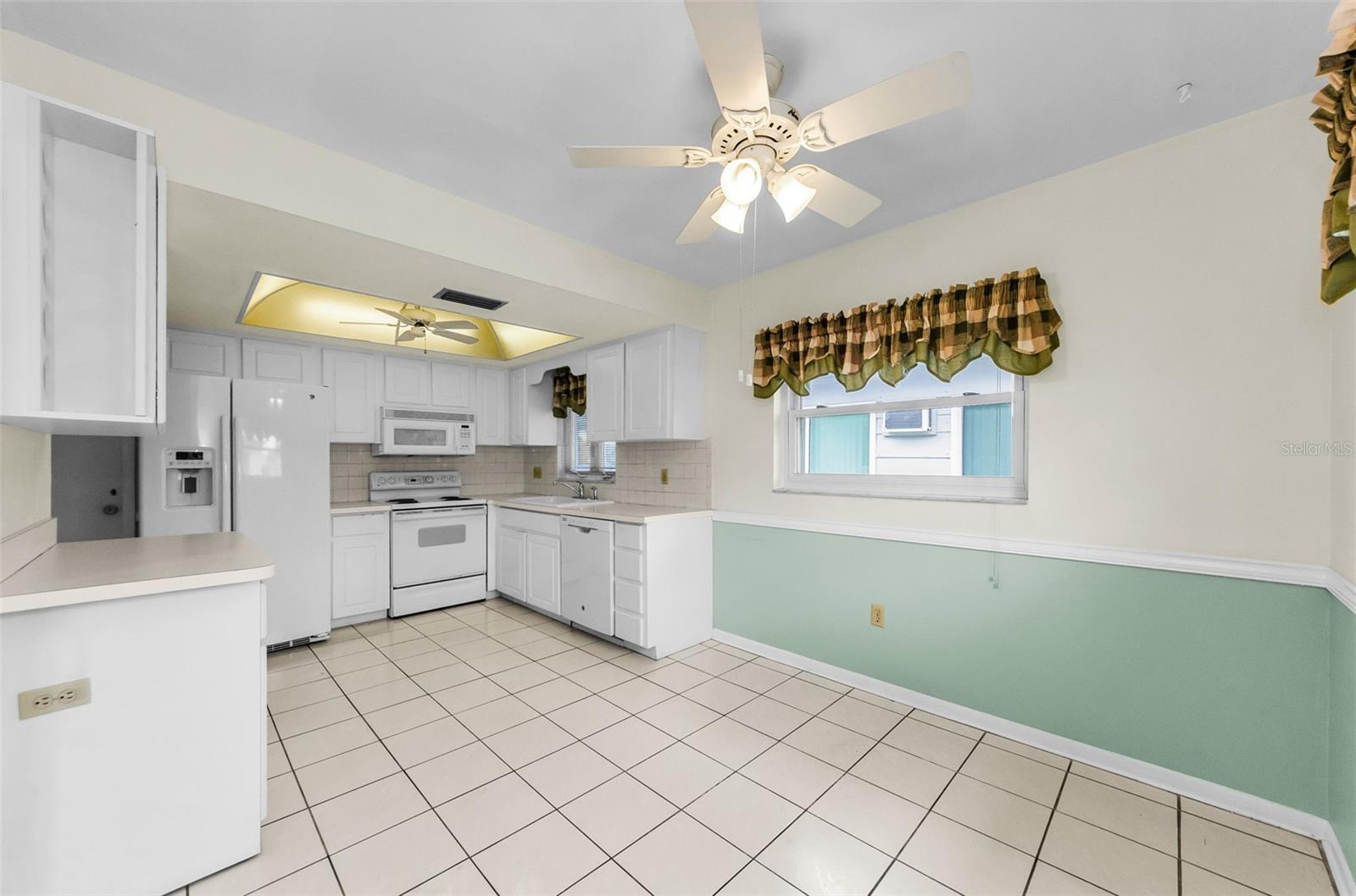 Image 14 of 61 For 5461 Palm Crest Court N 5461