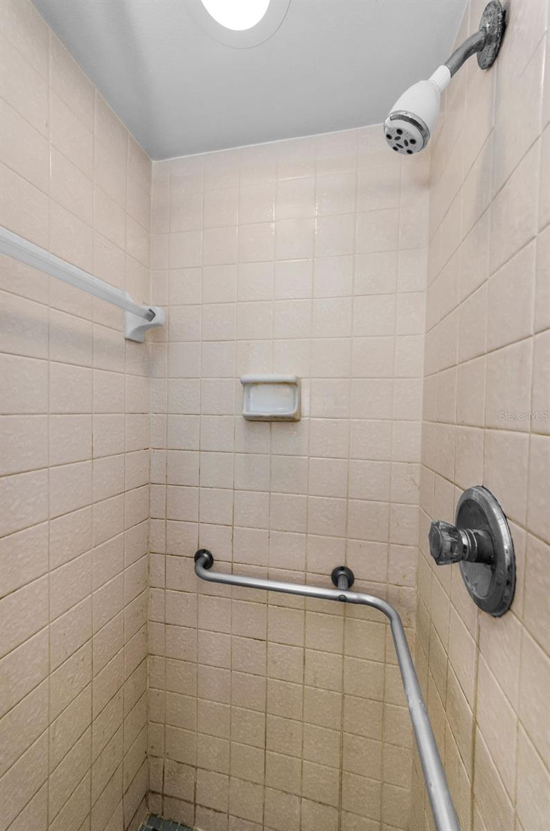 Image 21 of 61 For 5461 Palm Crest Court N 5461