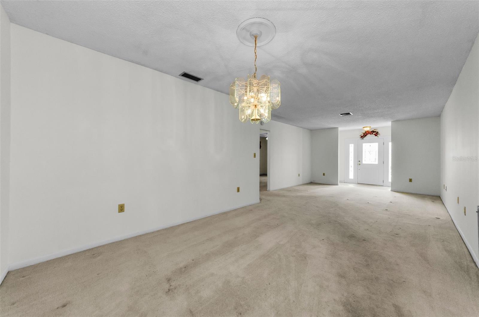 Image 4 of 61 For 5461 Palm Crest Court N 5461