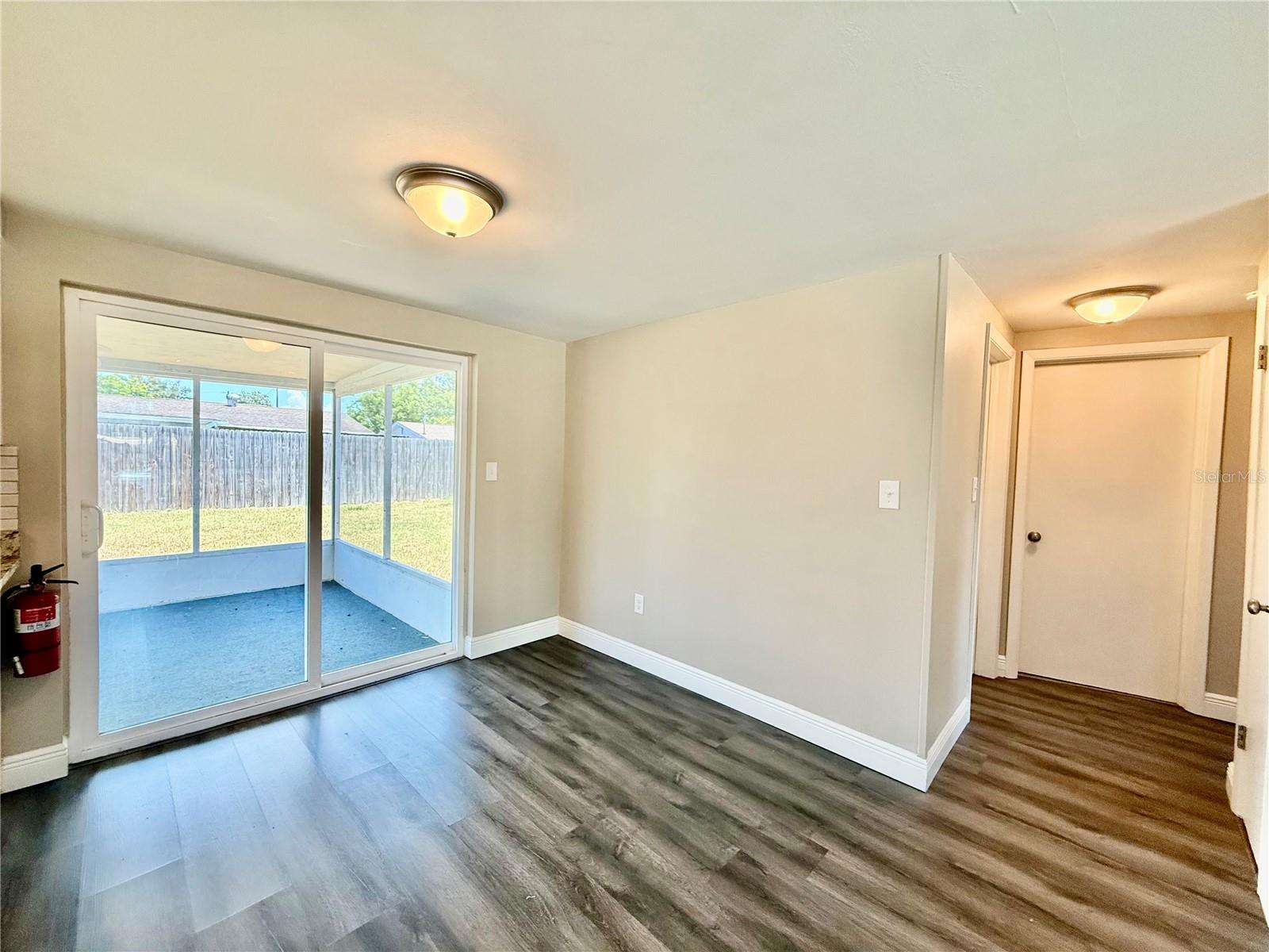 Image 10 of 28 For 10824 Hillcrest Avenue
