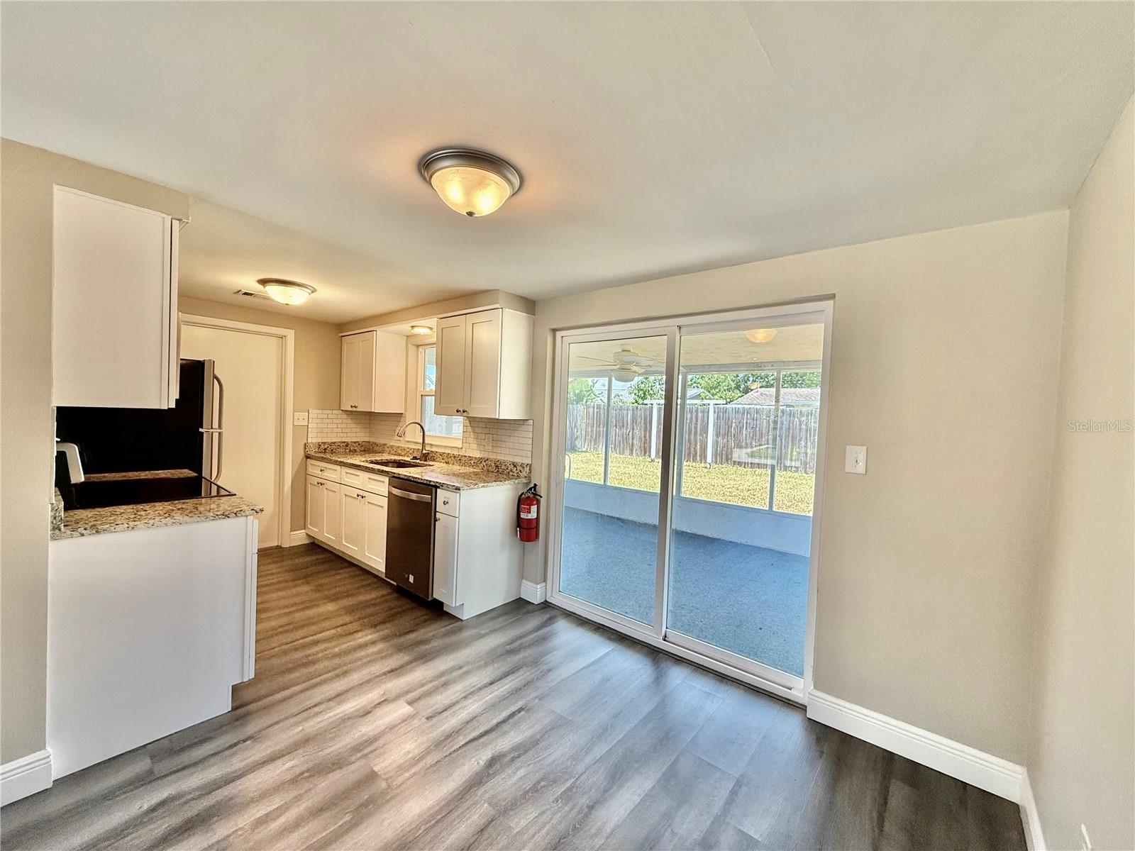 Image 11 of 28 For 10824 Hillcrest Avenue