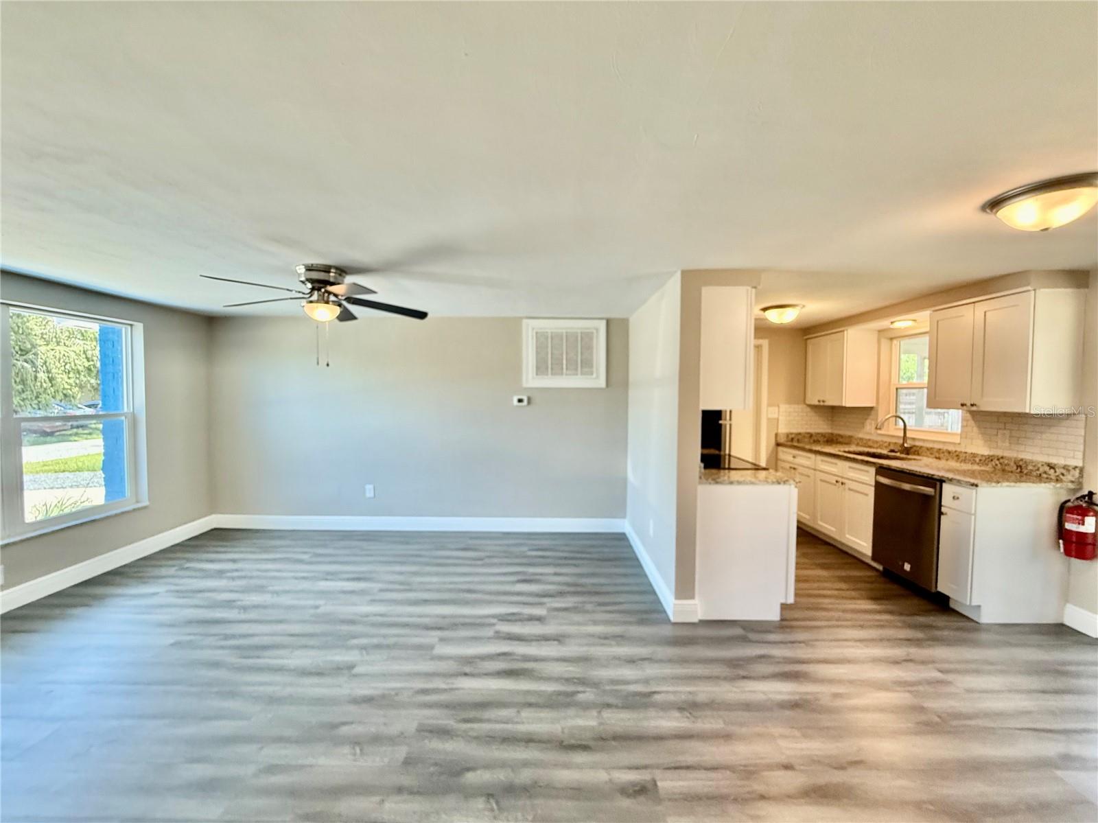 Image 15 of 28 For 10824 Hillcrest Avenue