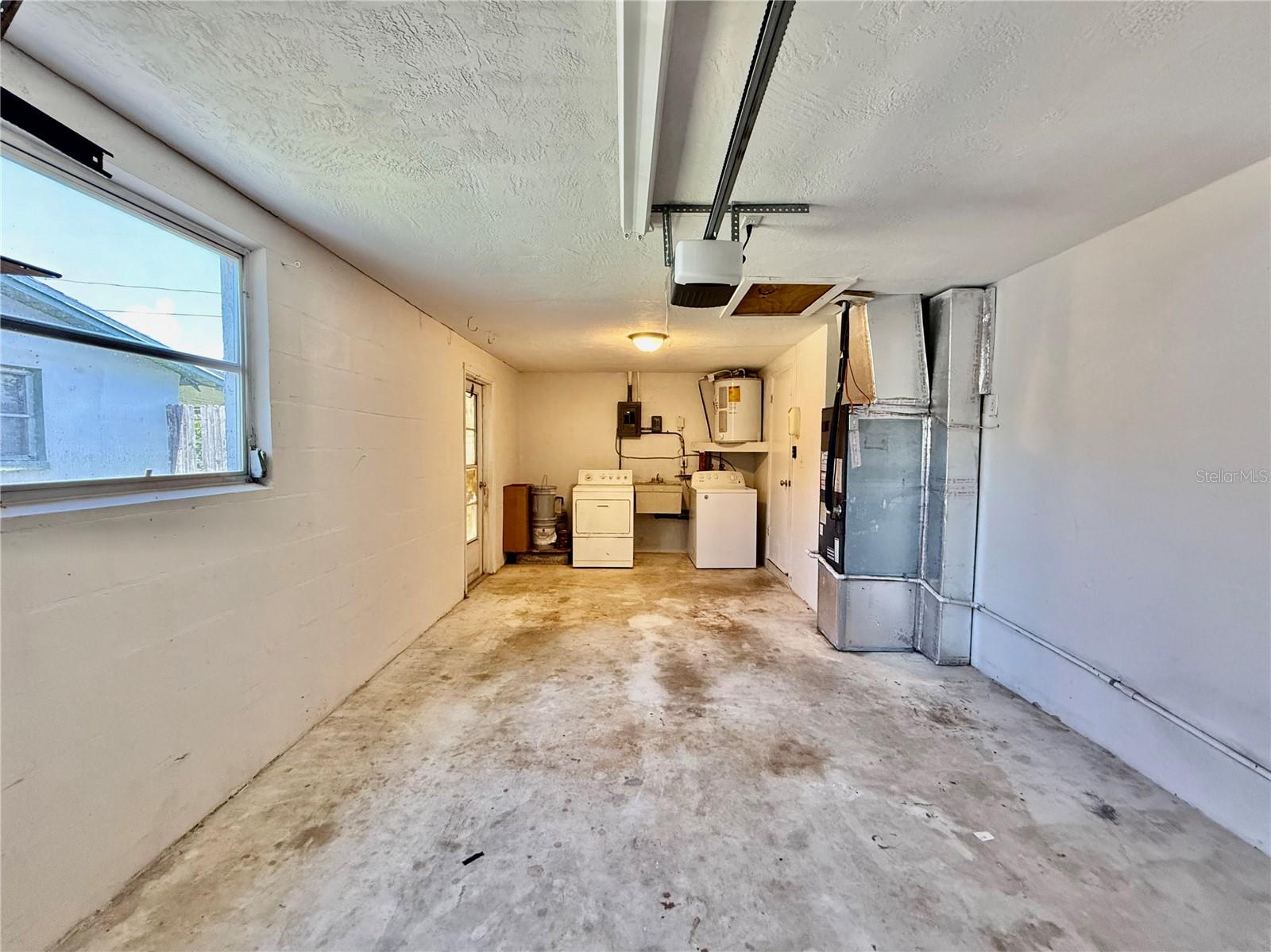 Image 23 of 28 For 10824 Hillcrest Avenue