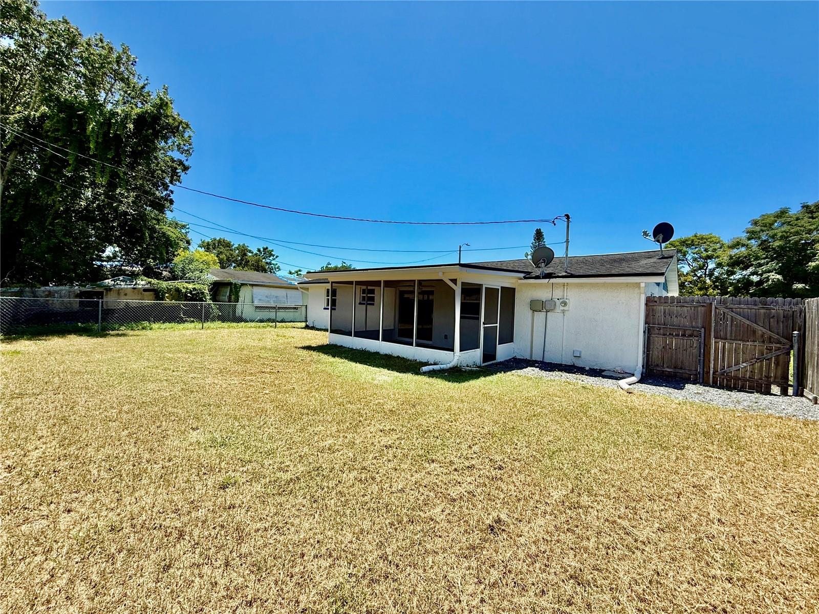Image 26 of 28 For 10824 Hillcrest Avenue
