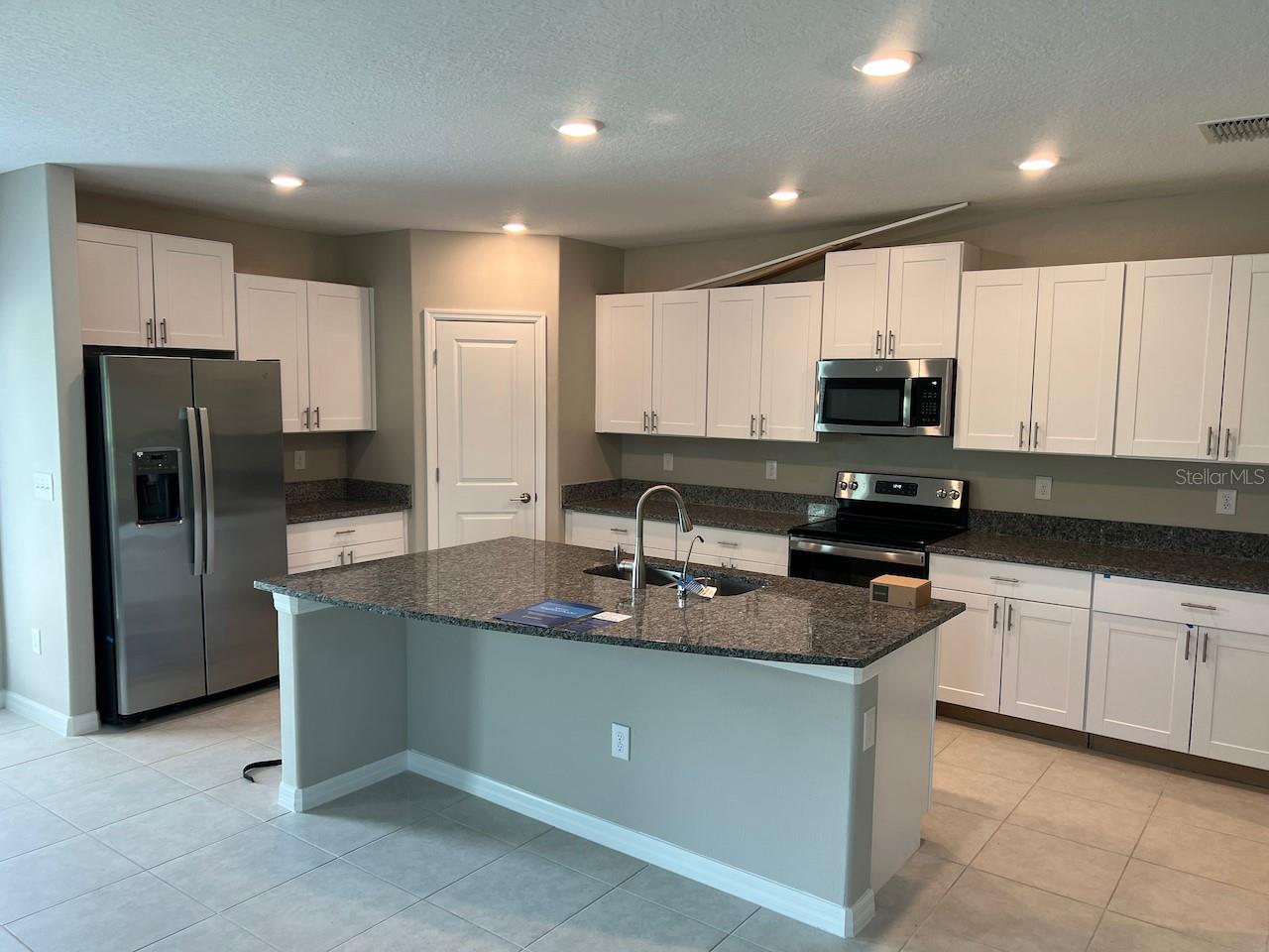 Image 3 of 20 For 580 Royal Empress Drive
