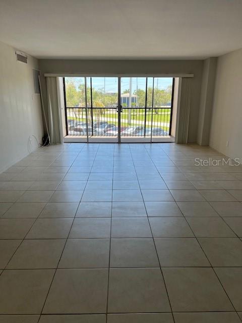 Image 2 of 7 For 10355 Paradise Boulevard 114