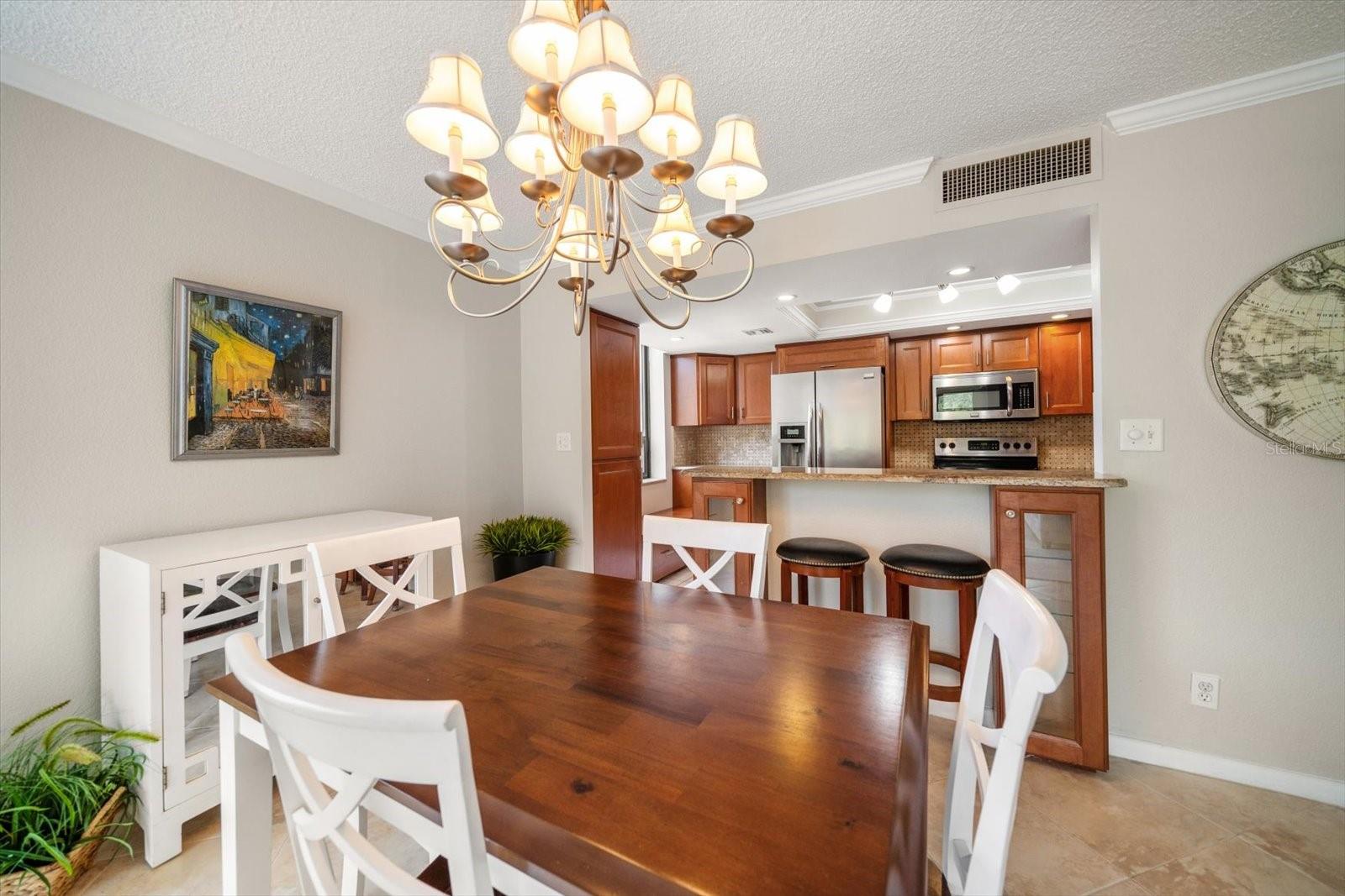 Image 14 of 56 For 220 Belleview Boulevard 410