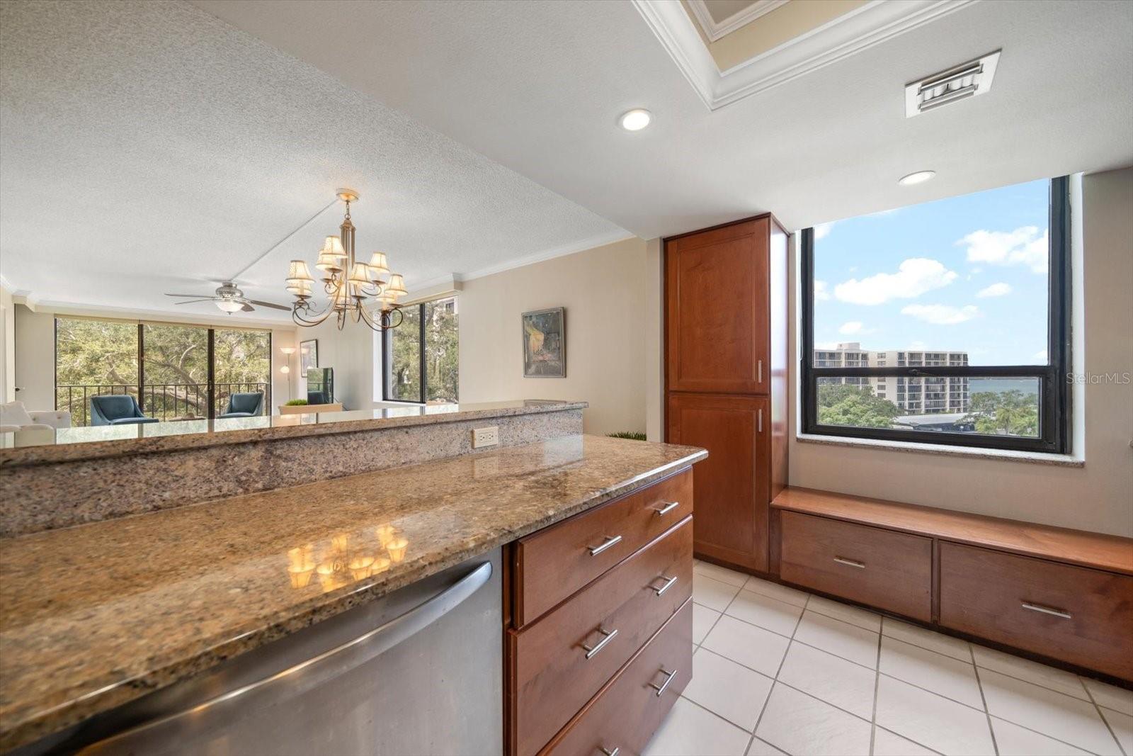 Image 18 of 56 For 220 Belleview Boulevard 410