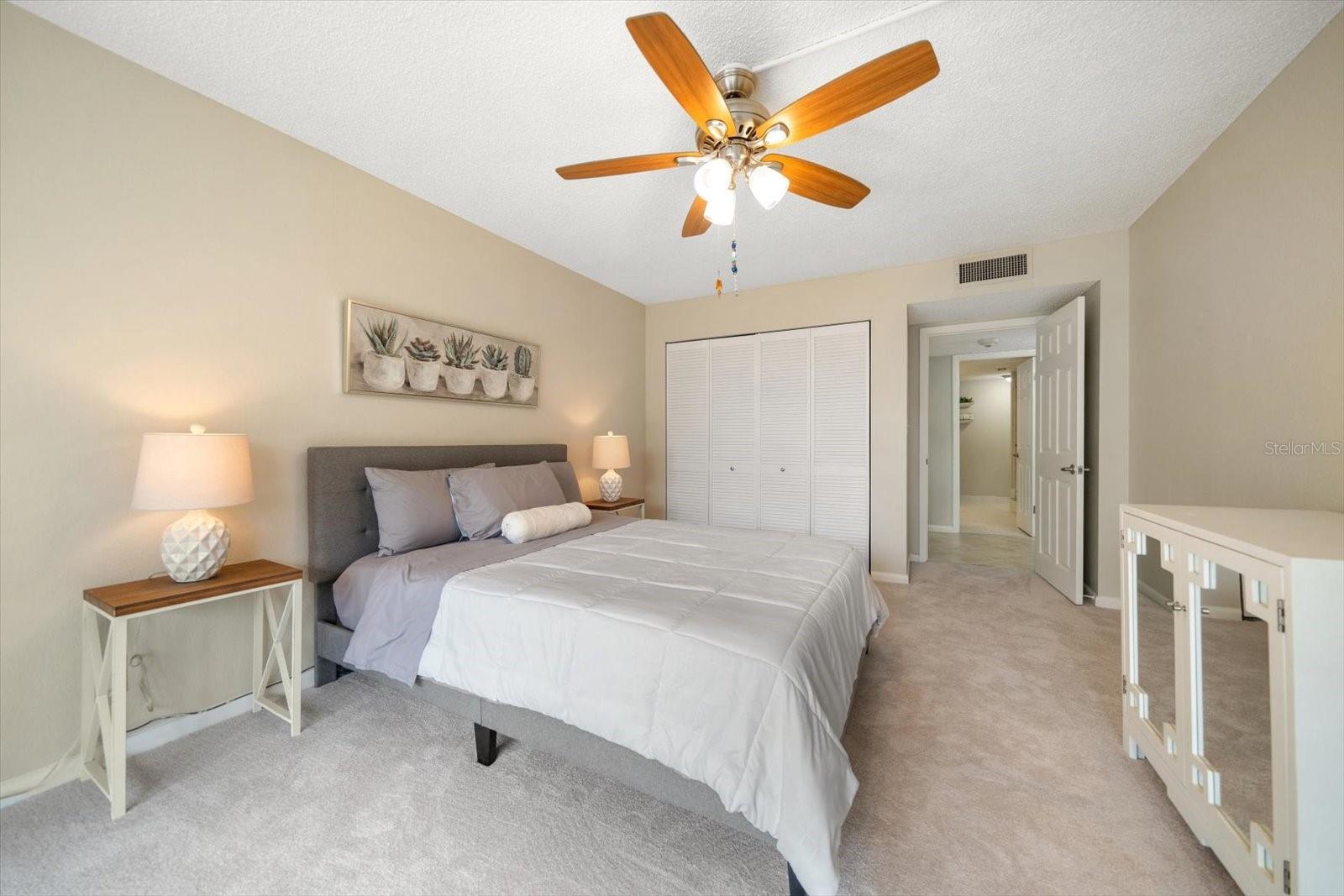 Image 22 of 56 For 220 Belleview Boulevard 410