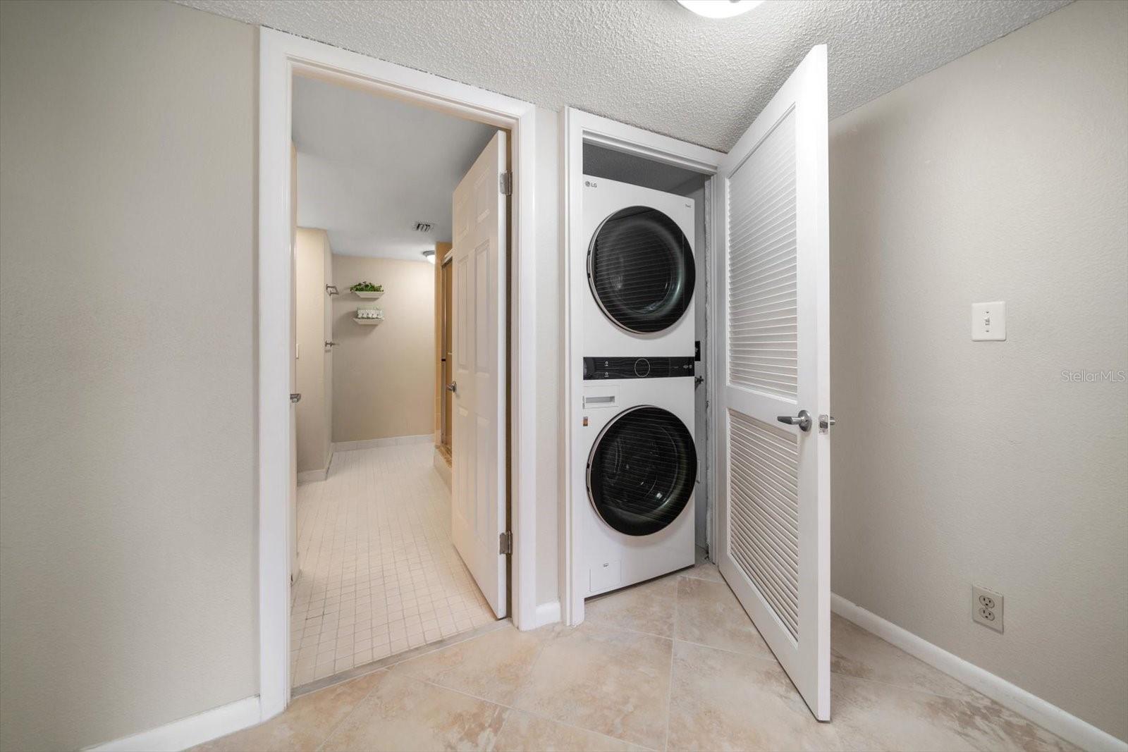 Image 23 of 56 For 220 Belleview Boulevard 410