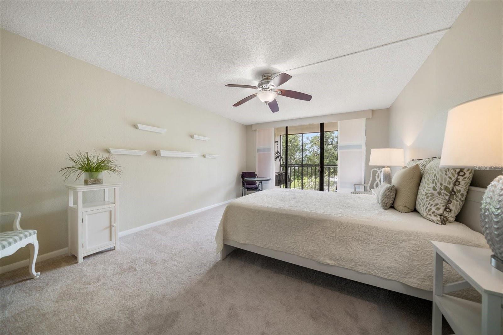 Image 27 of 56 For 220 Belleview Boulevard 410