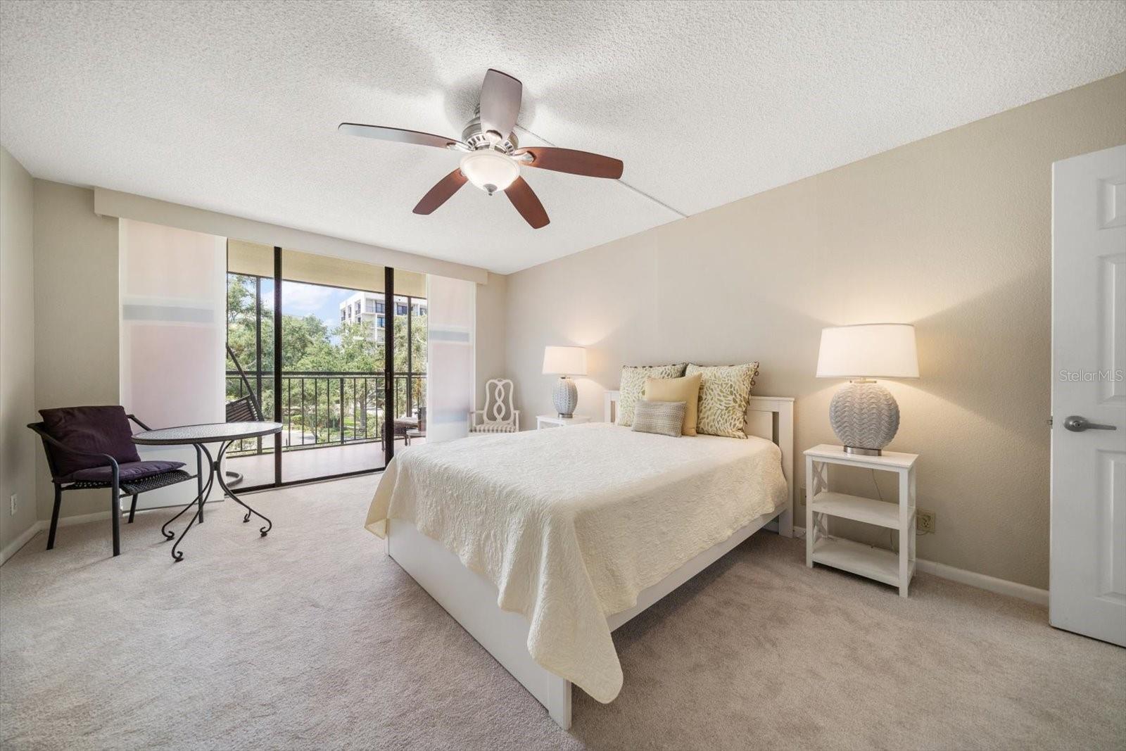 Image 28 of 56 For 220 Belleview Boulevard 410