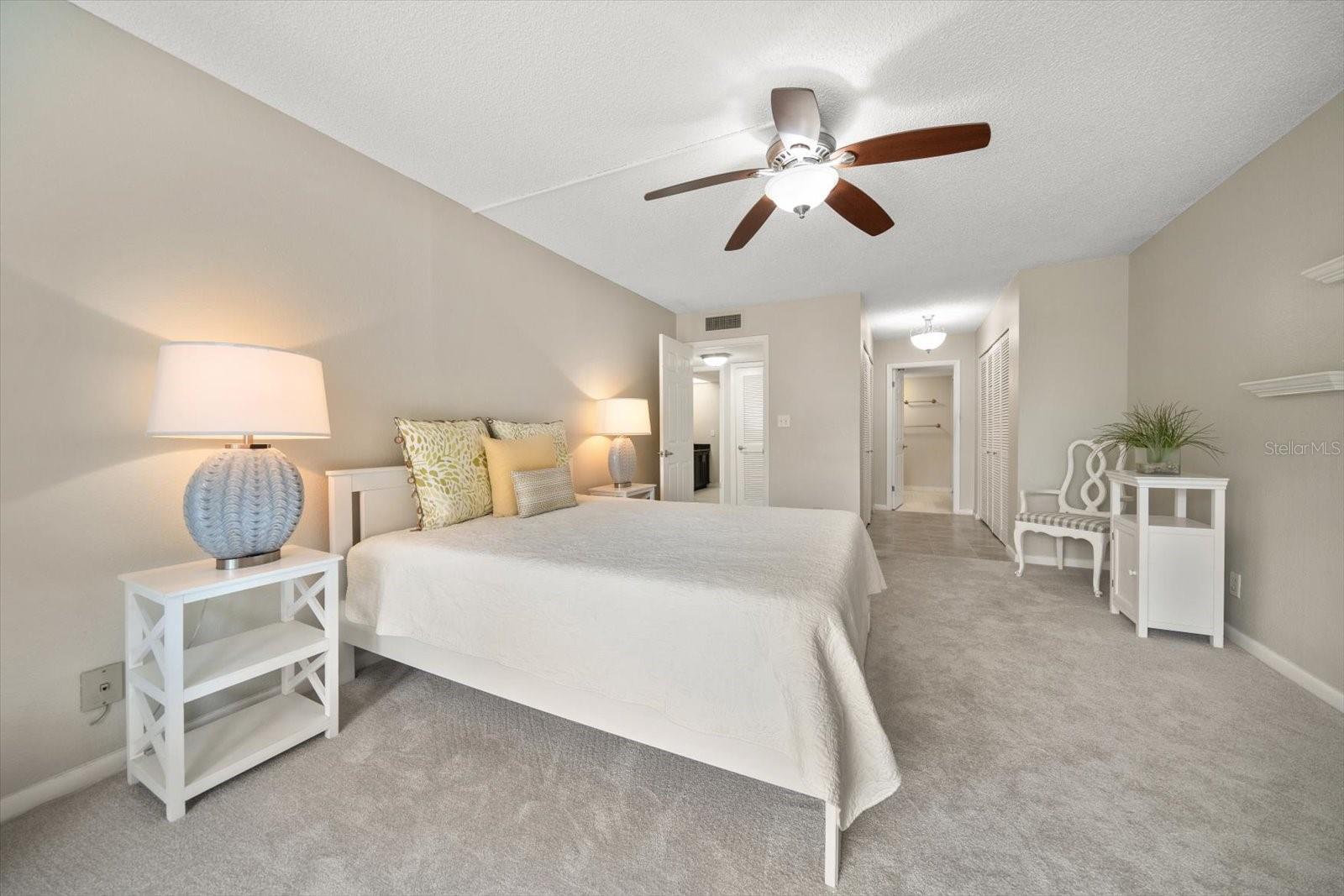 Image 29 of 56 For 220 Belleview Boulevard 410