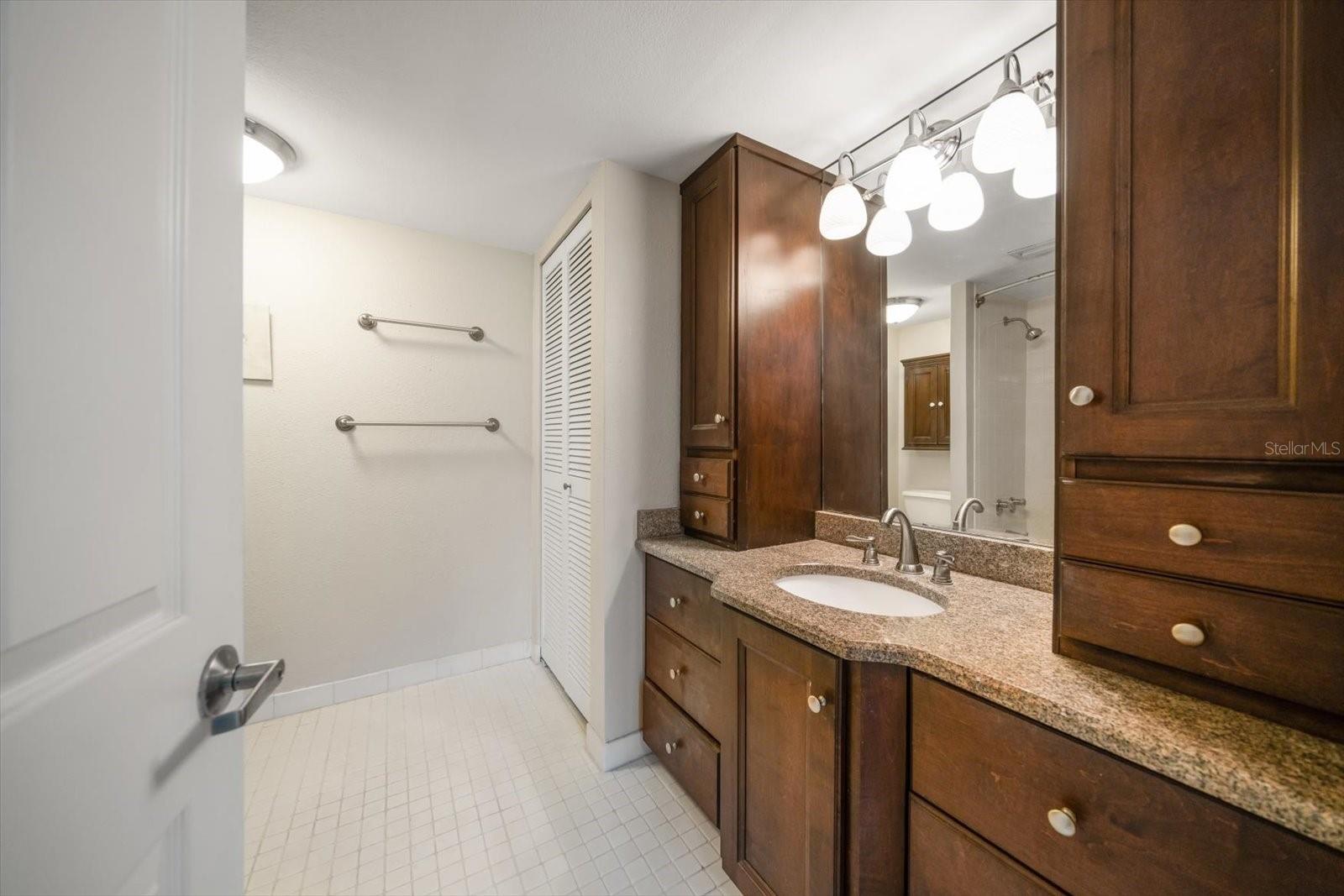 Image 31 of 56 For 220 Belleview Boulevard 410