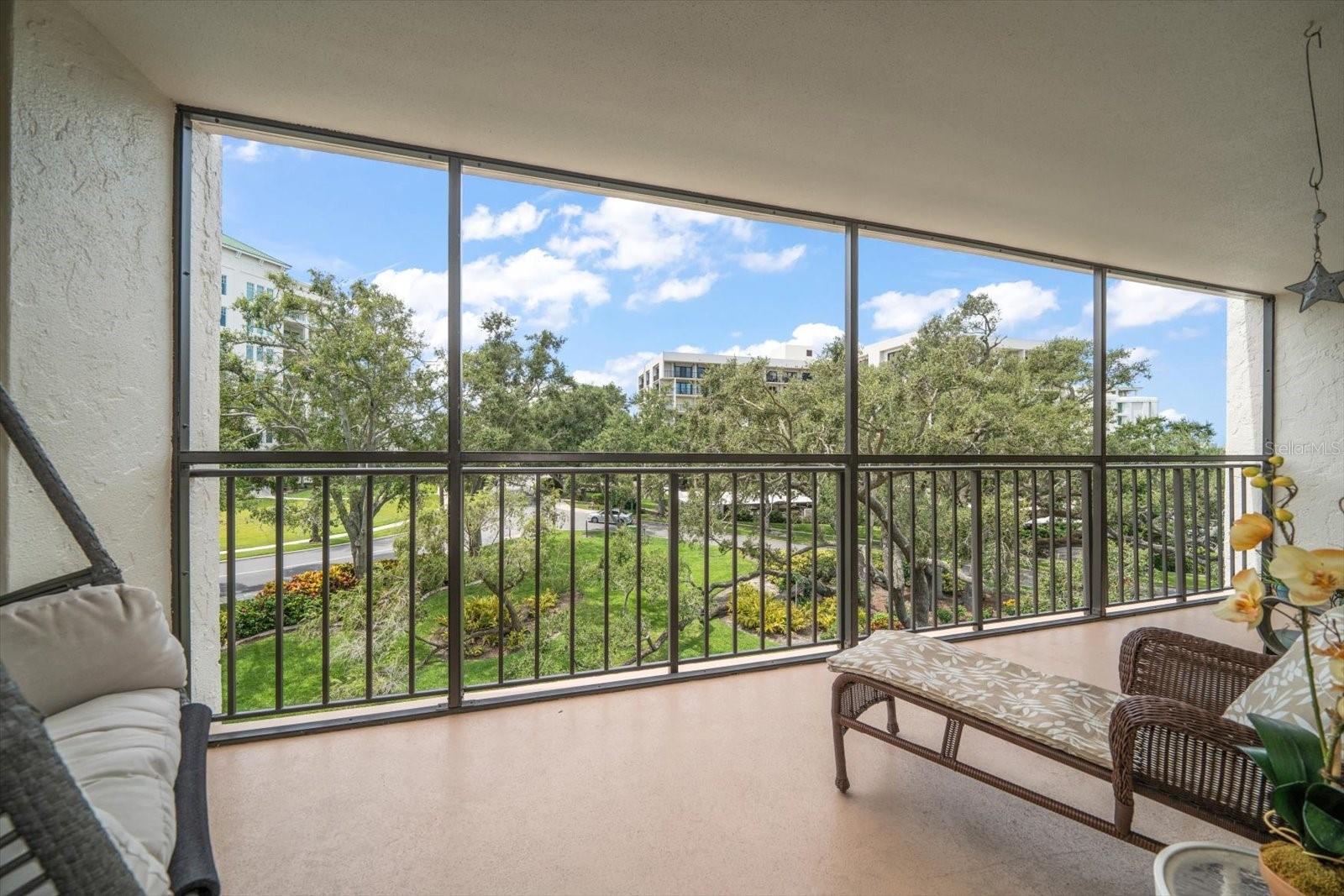 Image 35 of 56 For 220 Belleview Boulevard 410