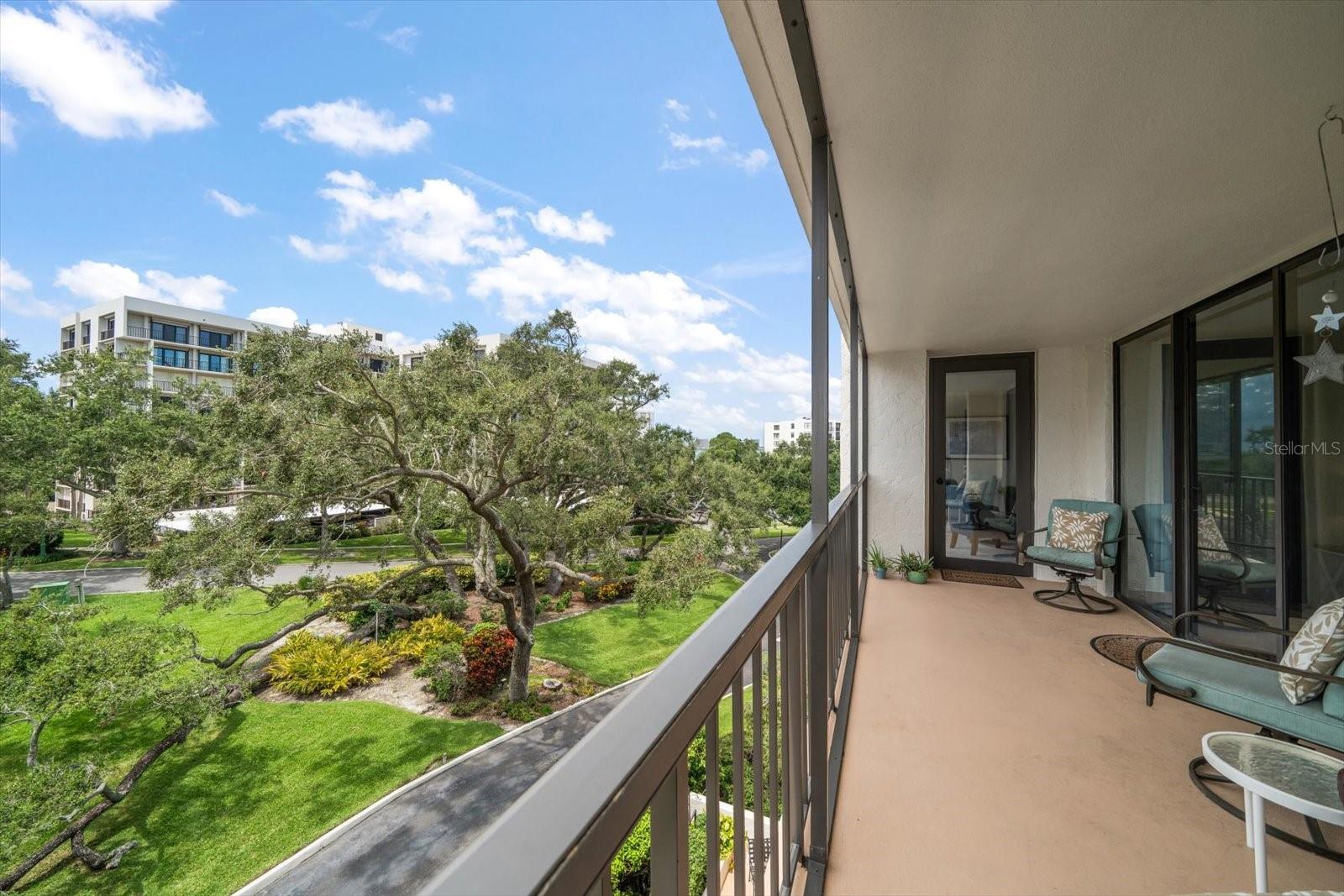 Image 37 of 56 For 220 Belleview Boulevard 410