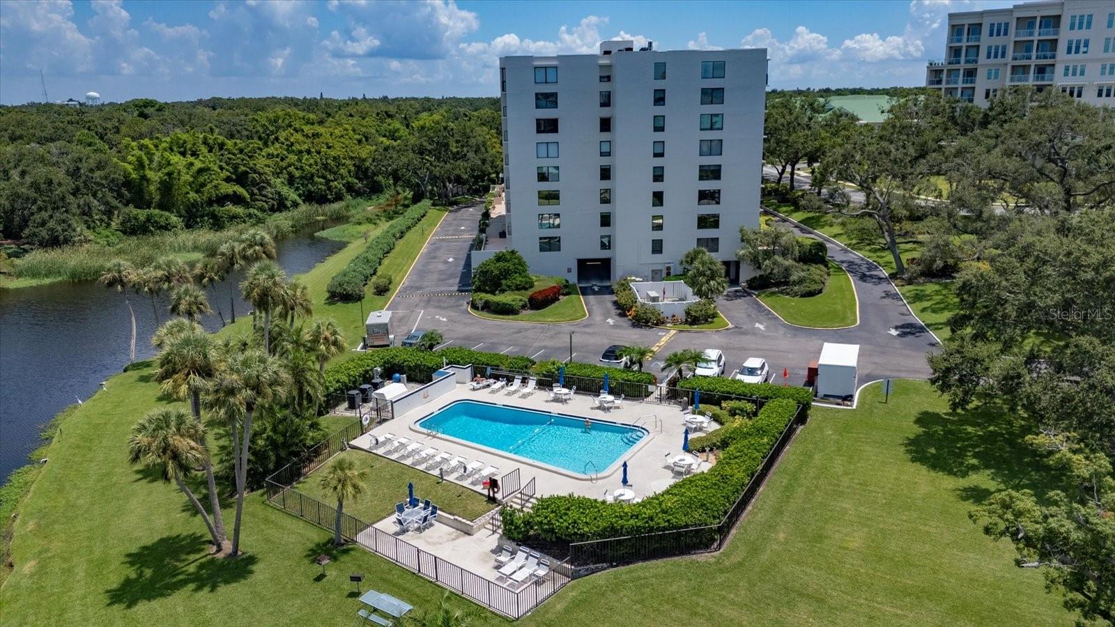 Image 49 of 56 For 220 Belleview Boulevard 410